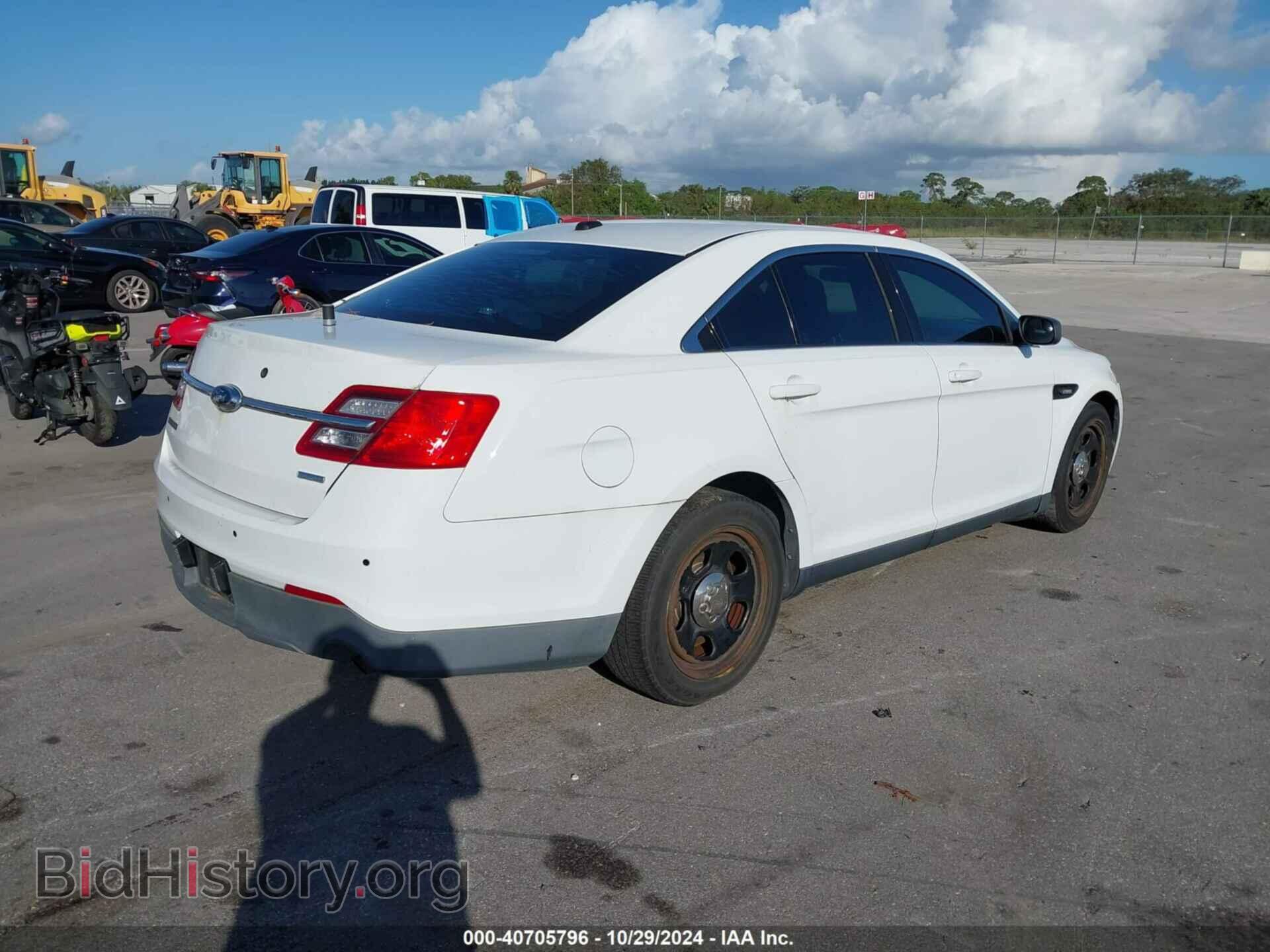 2013 FORD TAURUS - VIN: 1FAHP2M81DG130415 - Фото 4