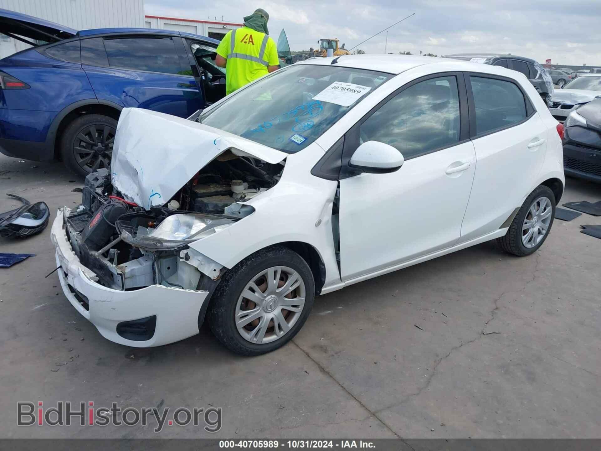2014 MAZDA MAZDA2 - VIN: JM1DE1KY1E0185937 - Фото 2