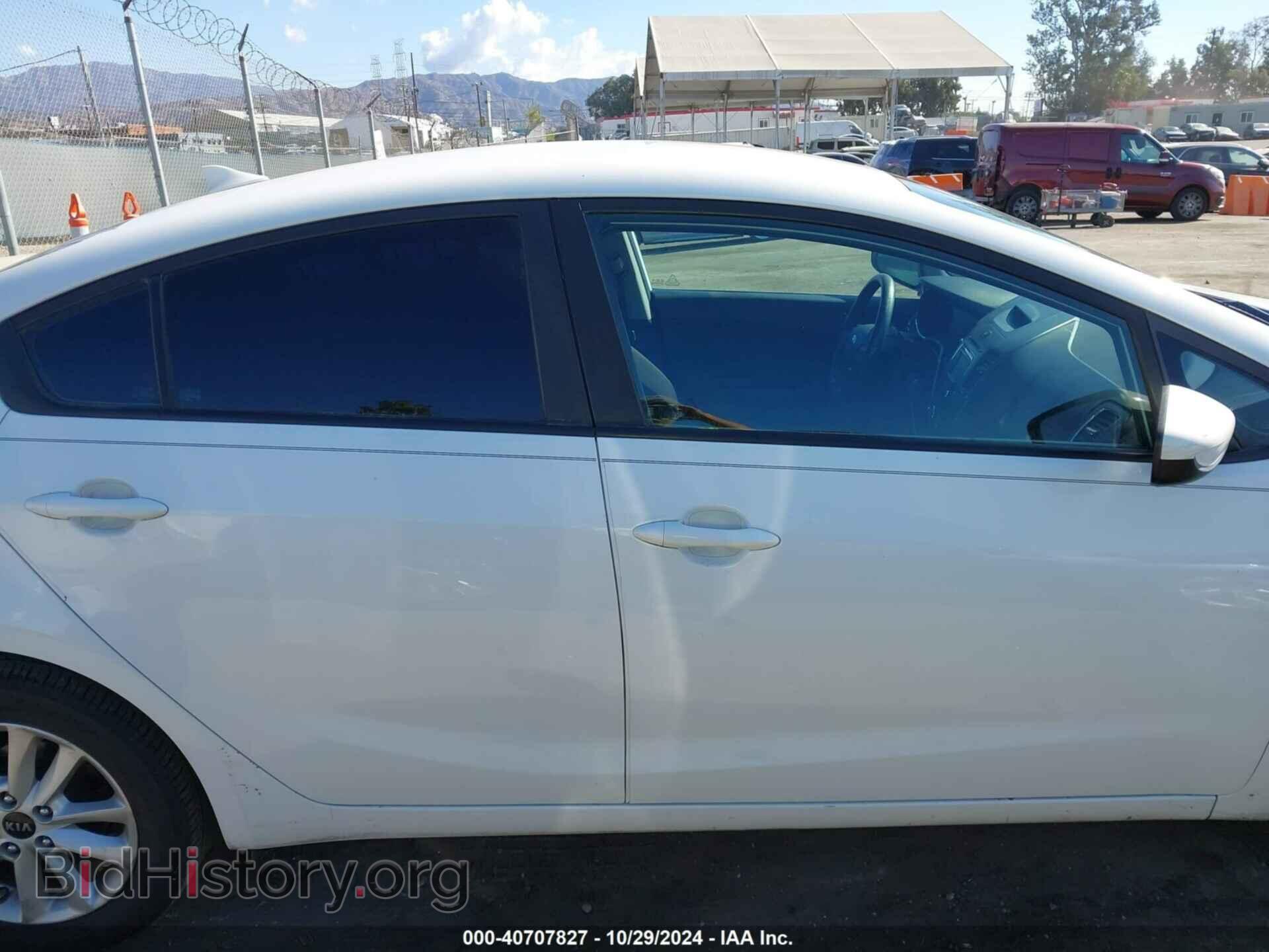 2017 KIA FORTE - VIN: 3KPFK4A77HE156255 - Фото 13