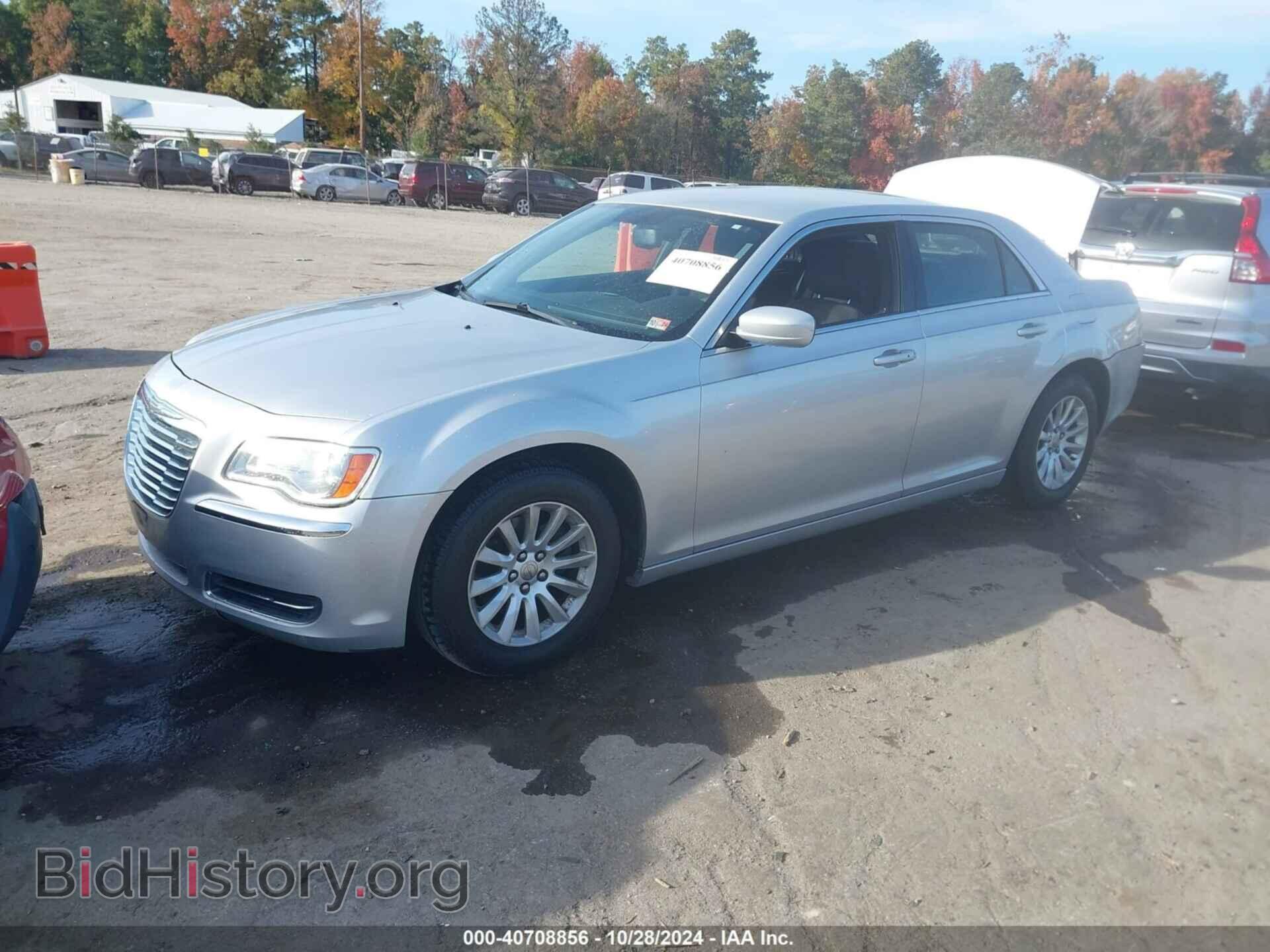 2012 CHRYSLER 300 - VIN: 2C3CCAAG6CH104745 - Фото 2