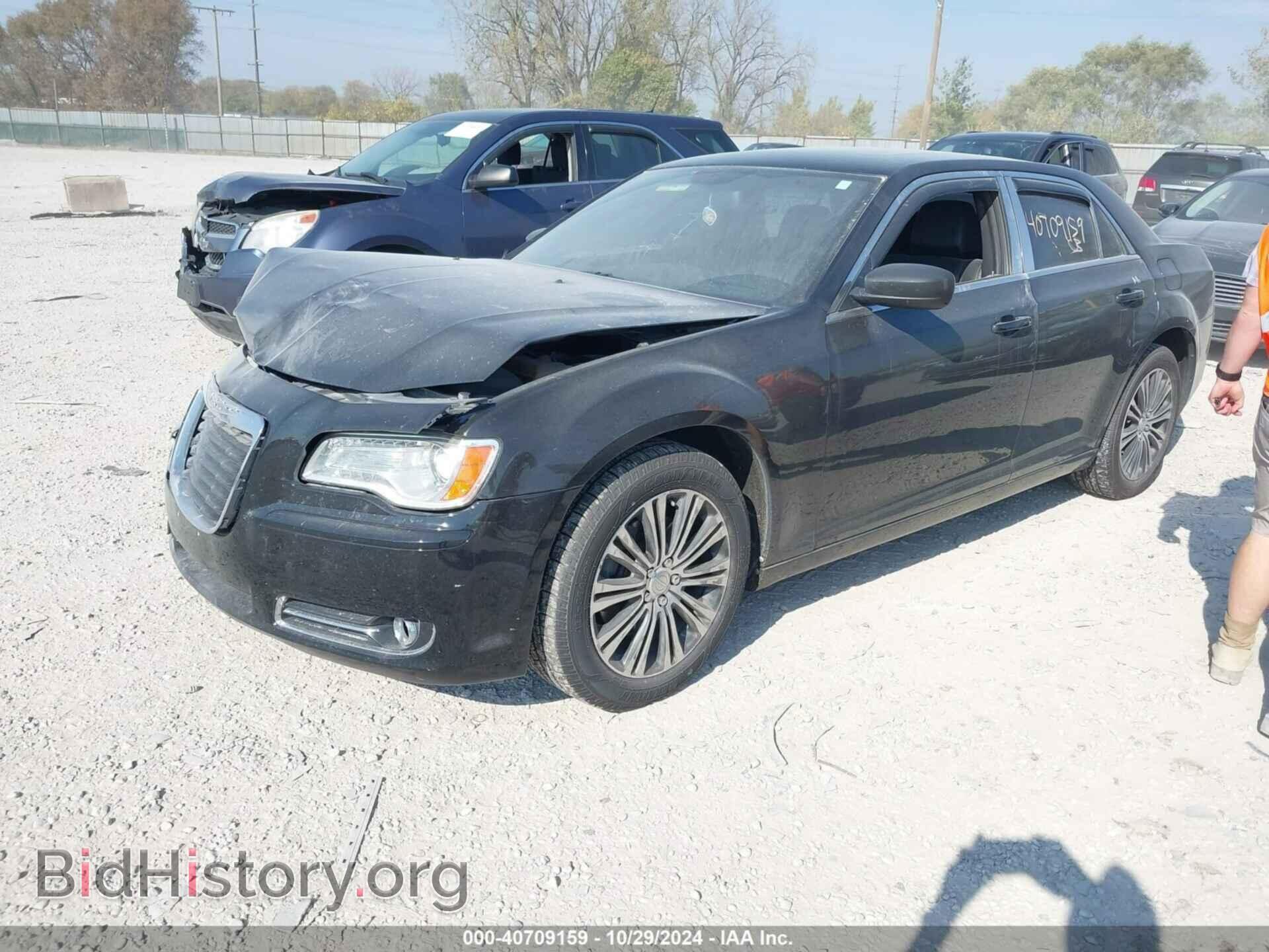 2013 CHRYSLER 300 - VIN: 2C3CCAGG2DH599518 - Фото 2