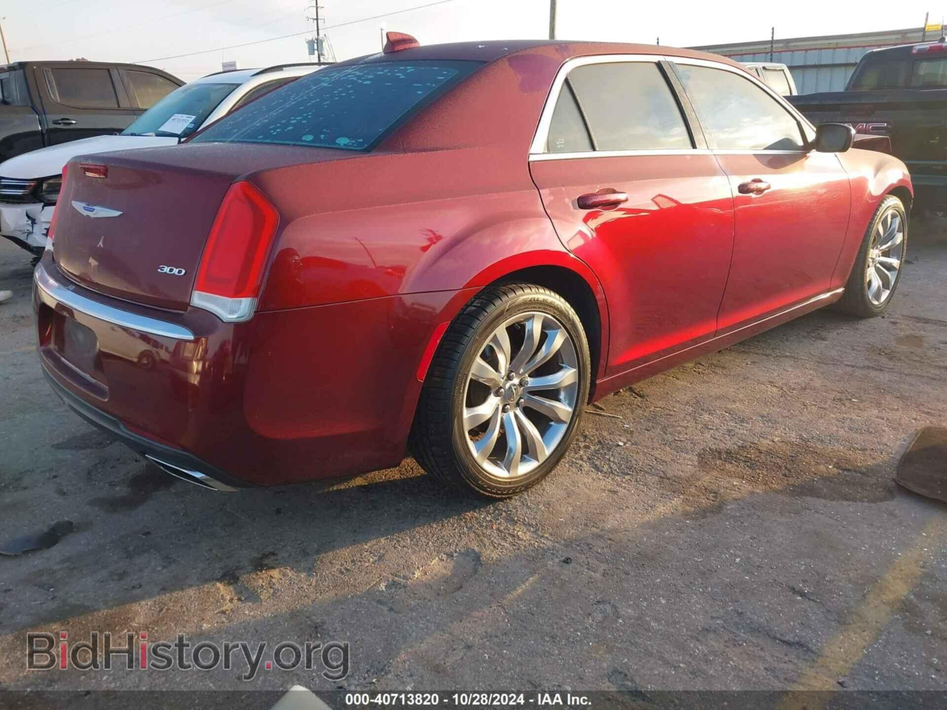 2019 CHRYSLER 300 - VIN: 2C3CCAAG3KH609883 - Фото 4
