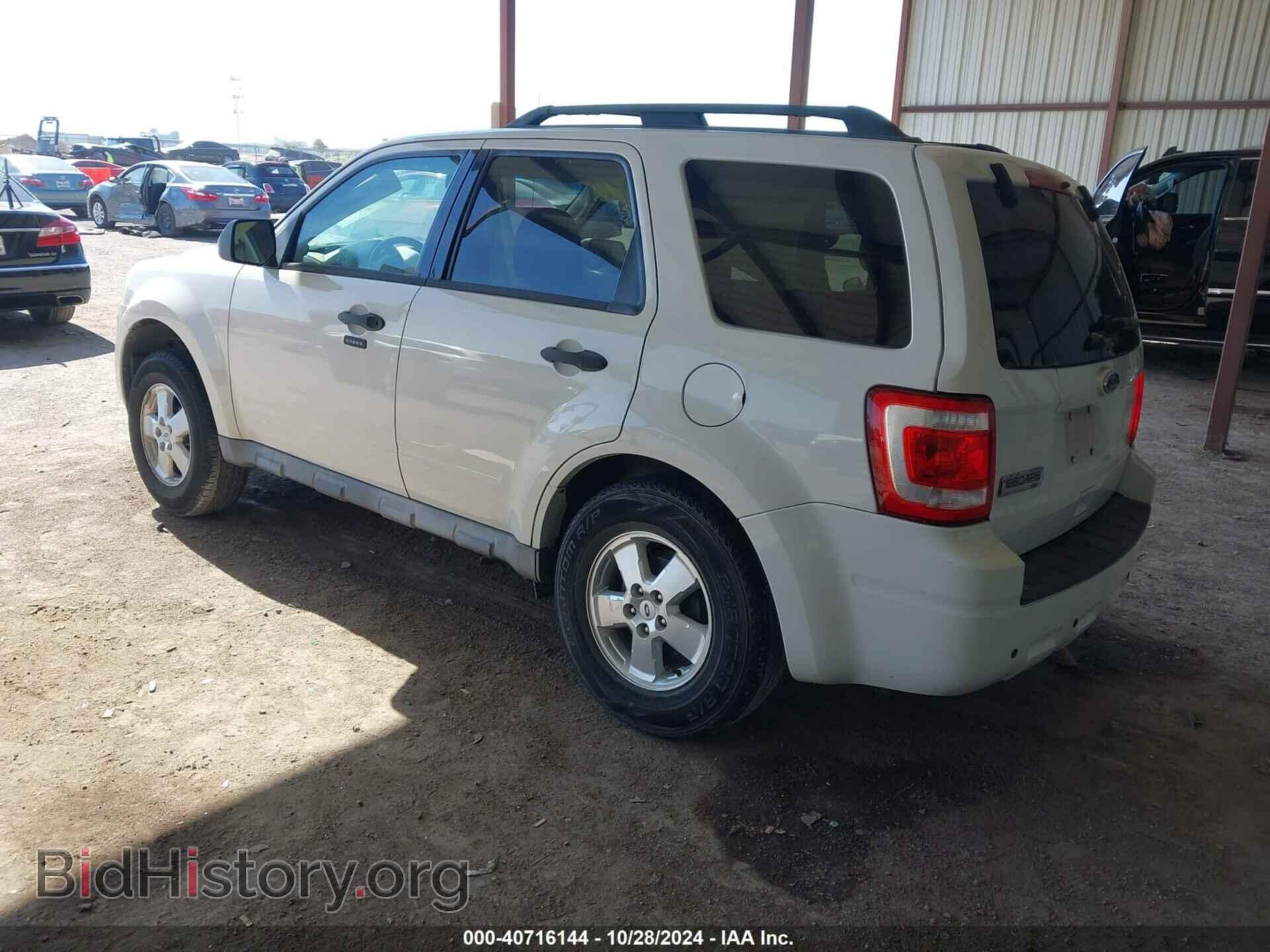 2010 FORD ESCAPE - VIN: 1FMCU0D76AKA09764 - Фото 3