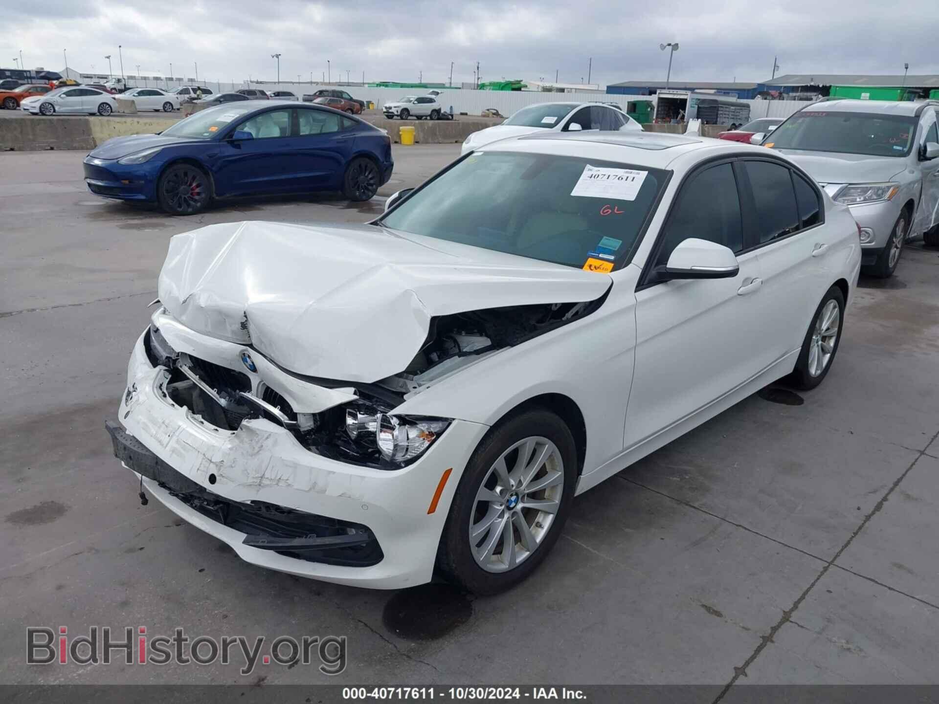 2017 BMW 320I - VIN: WBA8A9C51HK620347 - Фото 2
