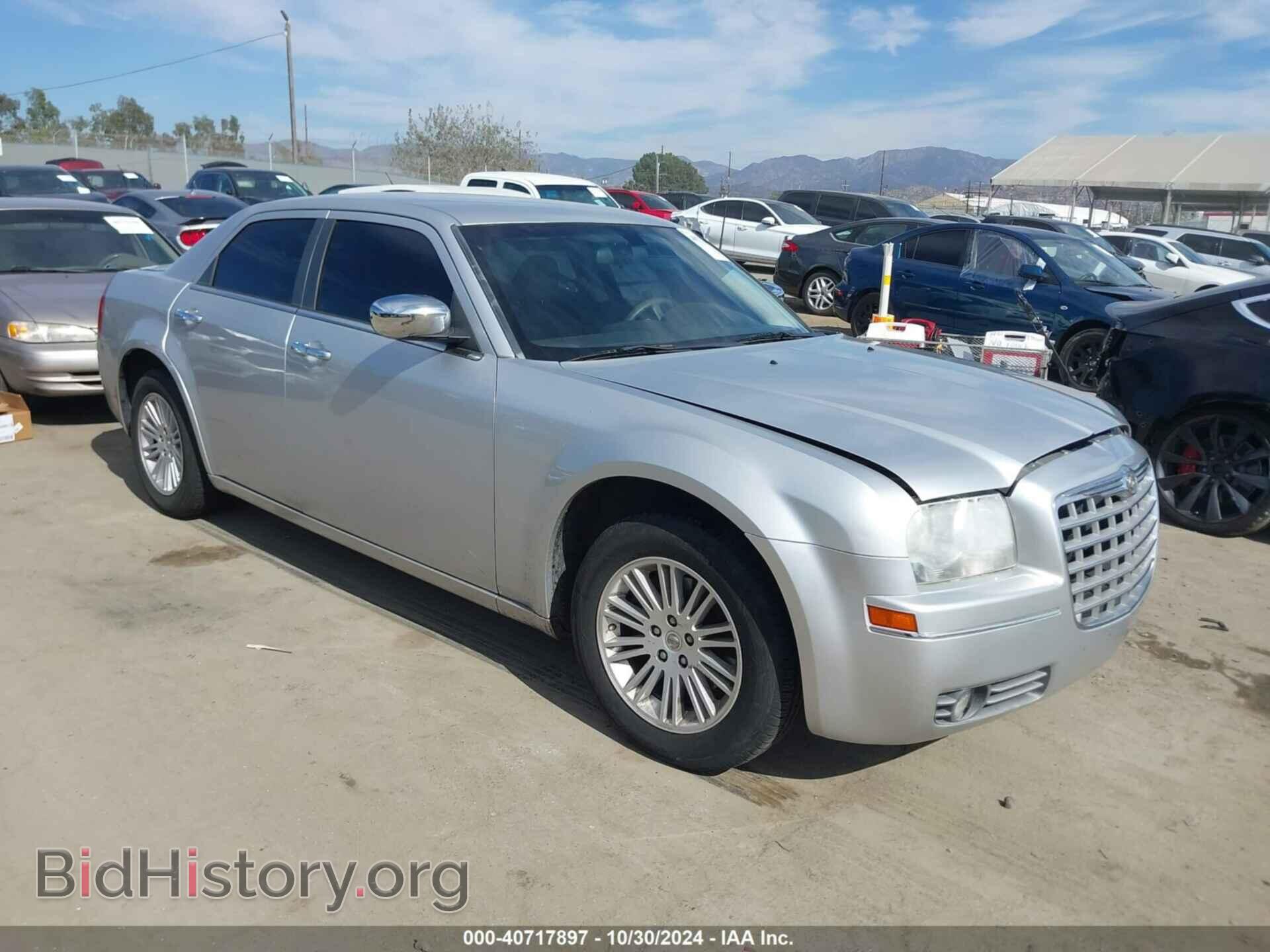 Фотография 2C3CA4CD8AH203154 - CHRYSLER 300 2010