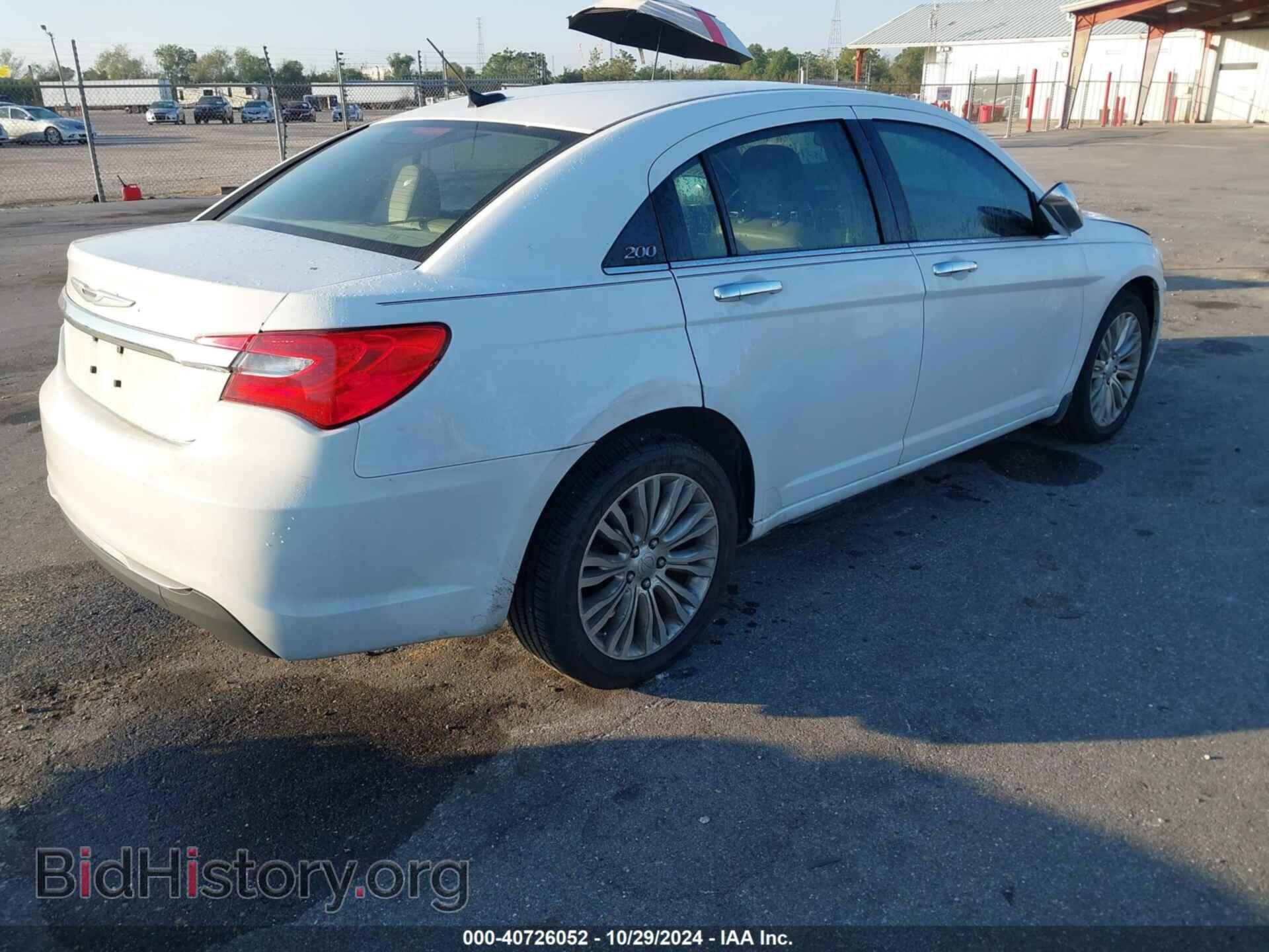 2011 CHRYSLER 200 - VIN: 1C3BC2FGXBN548114 - Фото 4