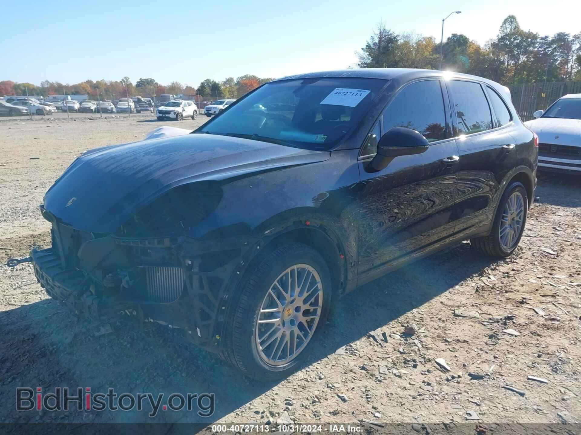 2017 PORSCHE CAYENNE - VIN: WP1AB2A26HLA52560 - Фото 2