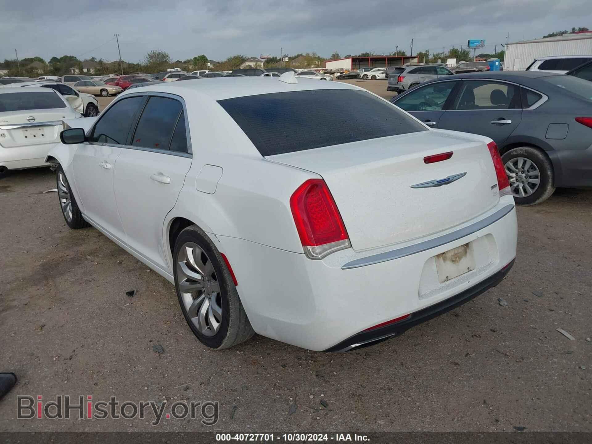 2018 CHRYSLER 300 - VIN: 2C3CCAAG4JH308604 - Фото 3