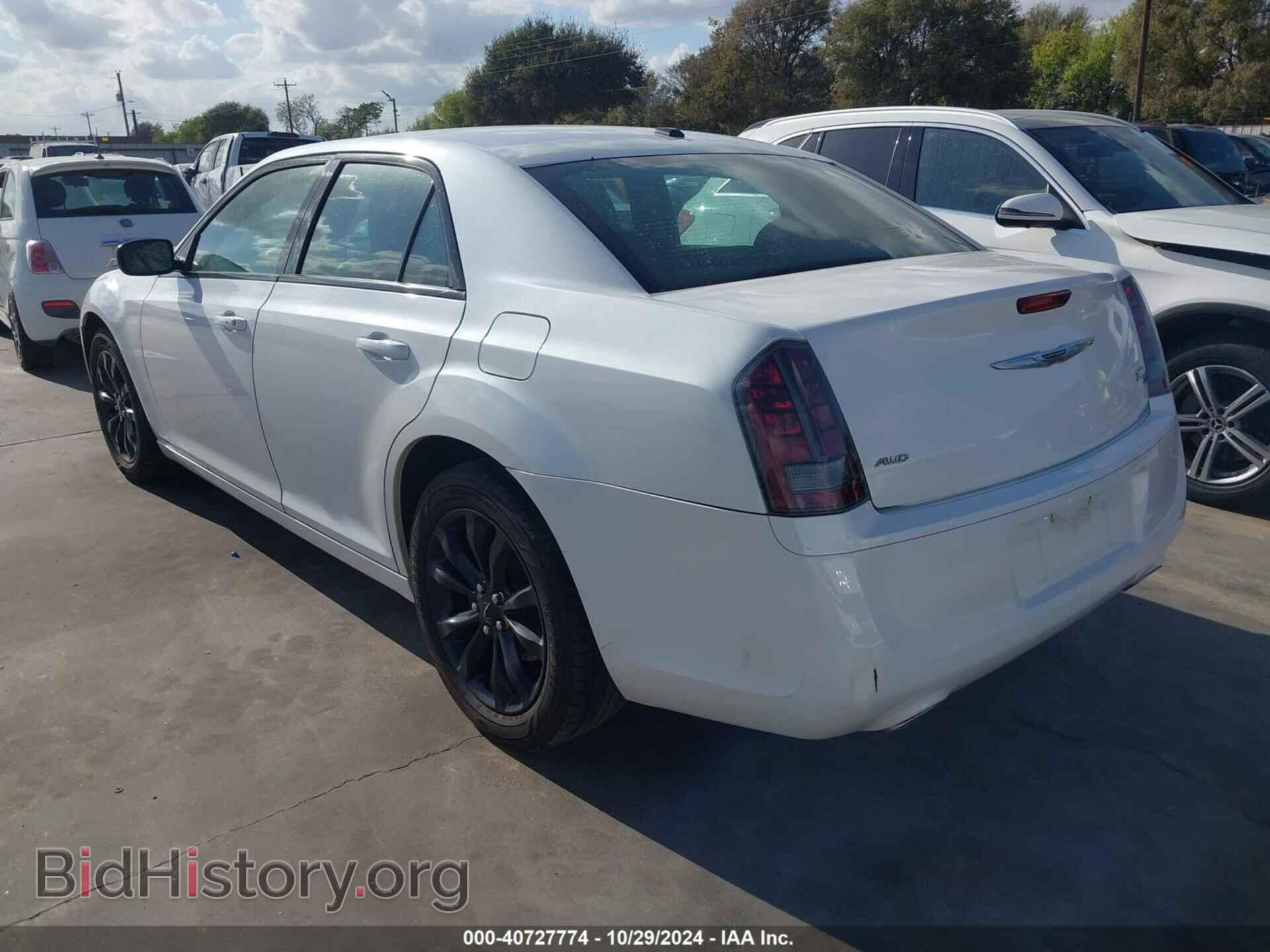 2014 CHRYSLER 300 - VIN: 2C3CCAGG1EH383564 - Фото 3