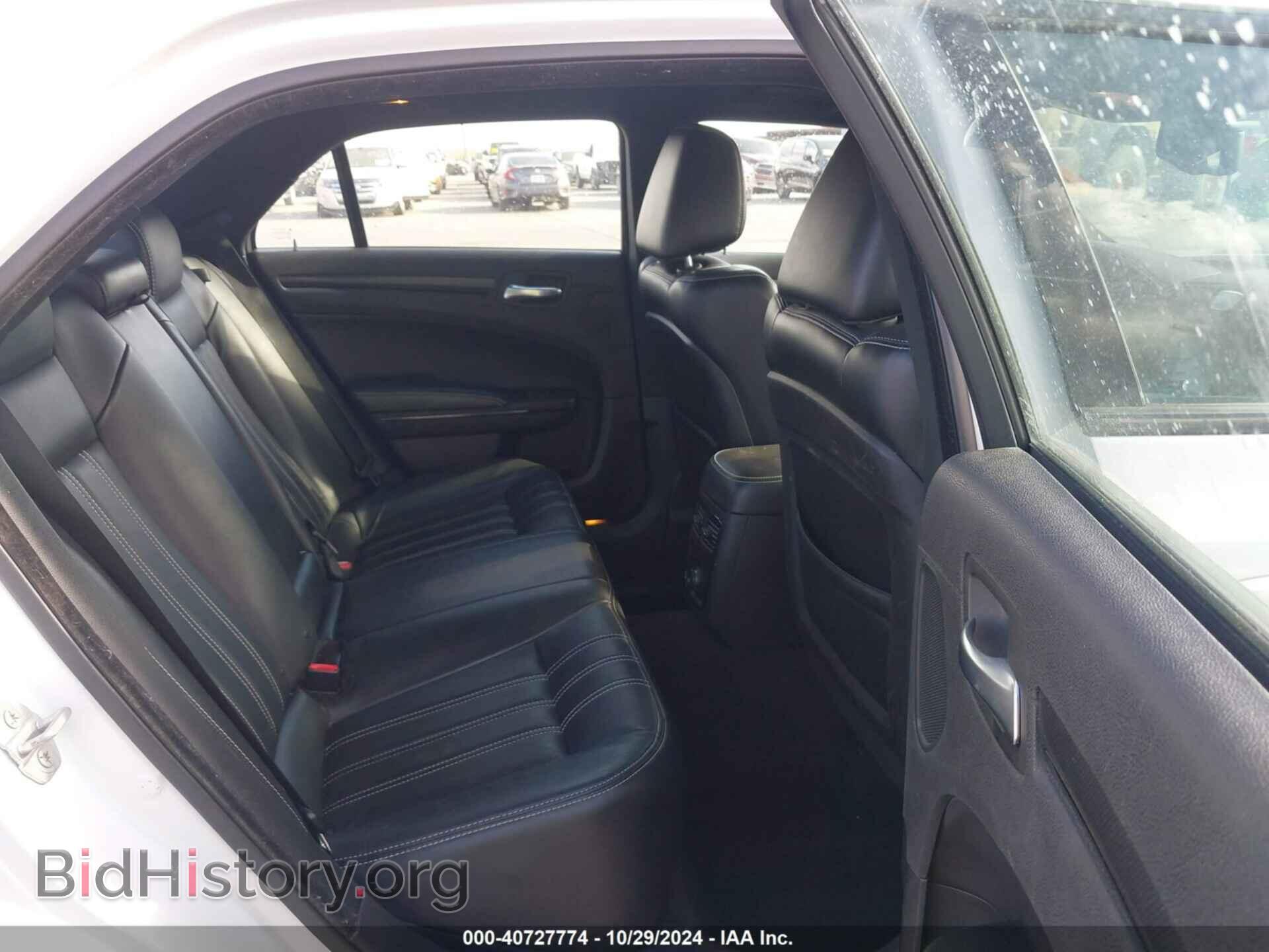 2014 CHRYSLER 300 - VIN: 2C3CCAGG1EH383564 - Фото 8