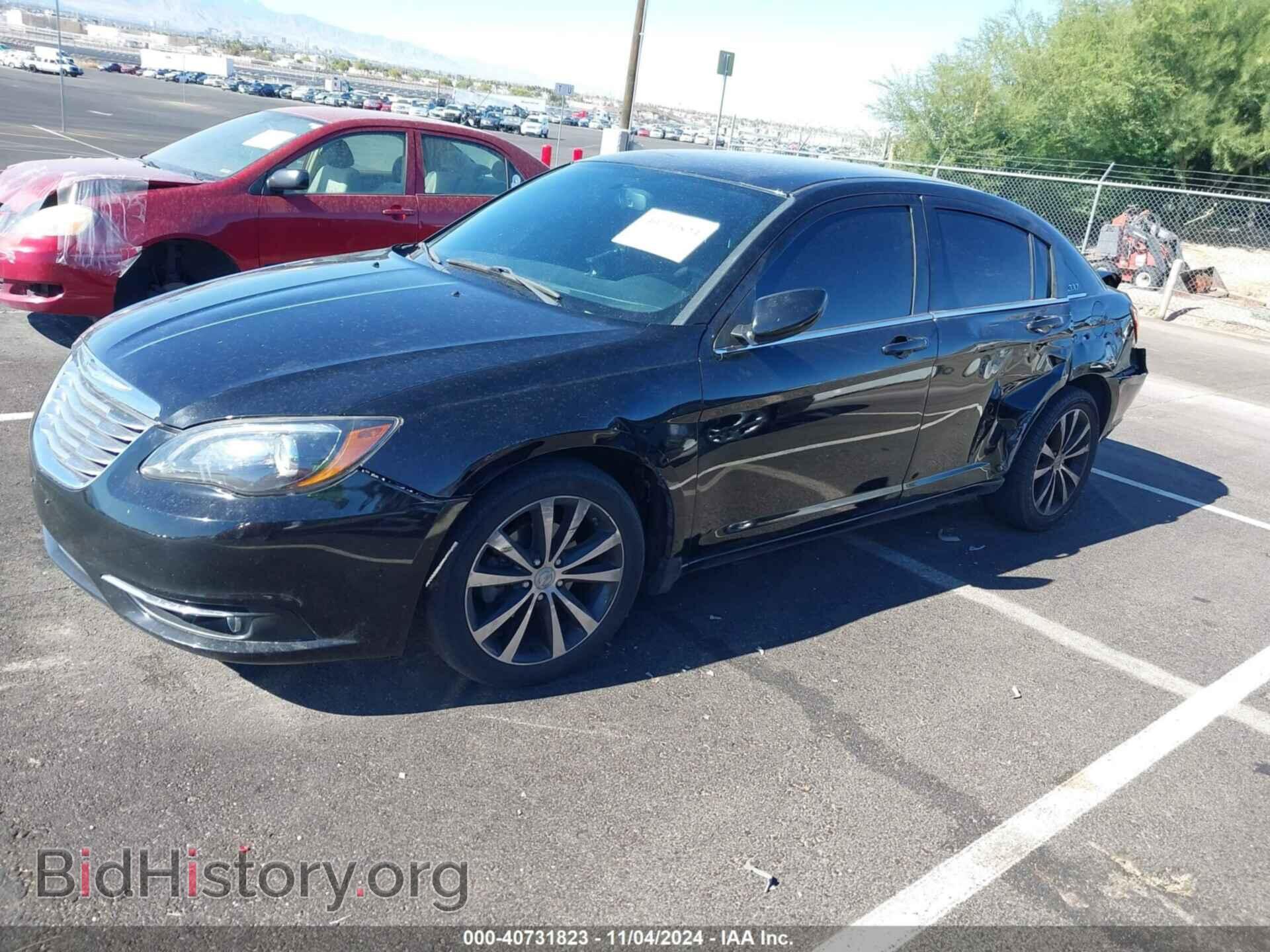 2013 CHRYSLER 200 - VIN: 1C3CCBCG0DN706925 - Фото 2