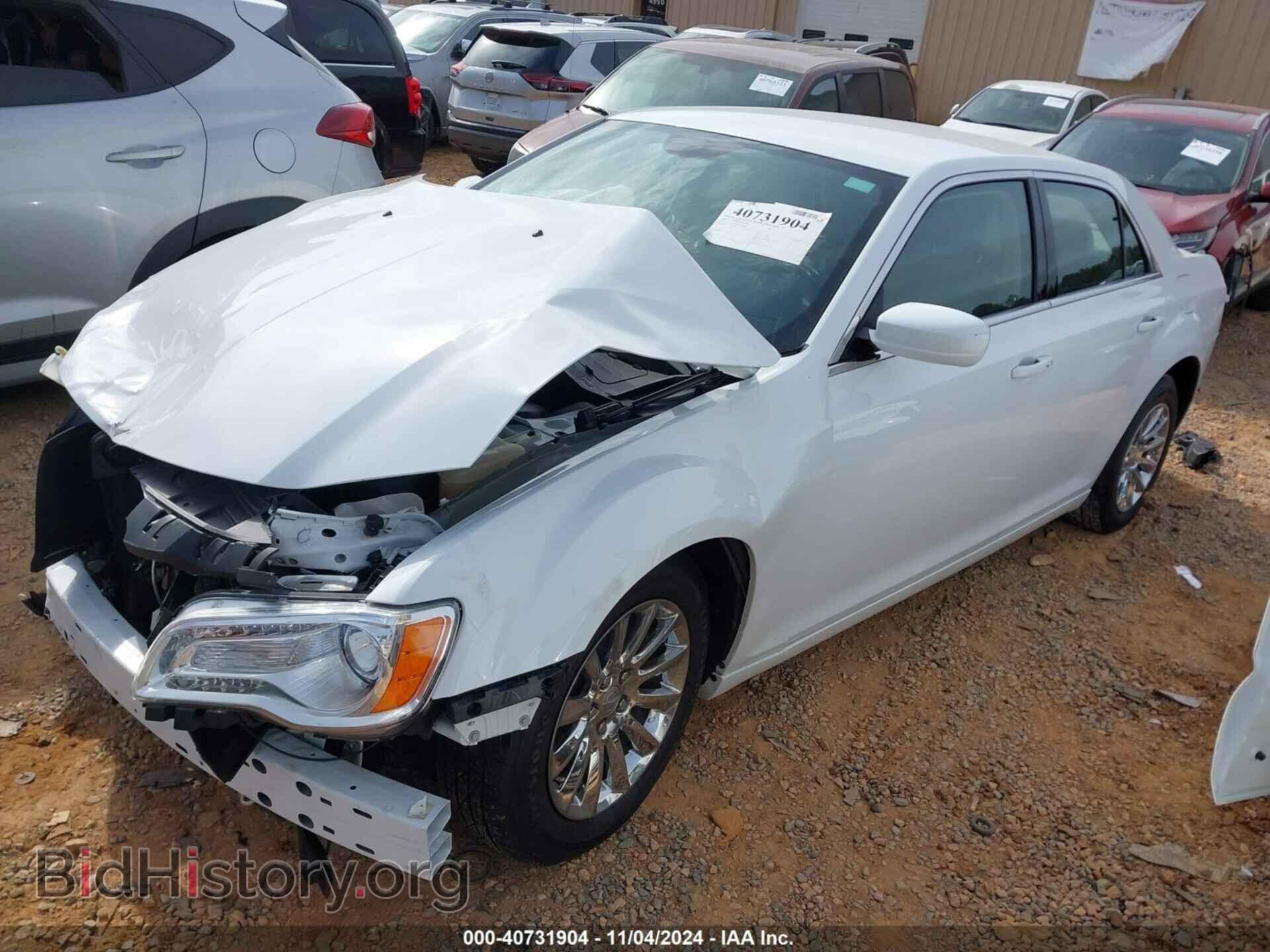 2014 CHRYSLER 300 - VIN: 2C3CCAAG2EH378866 - Фото 2