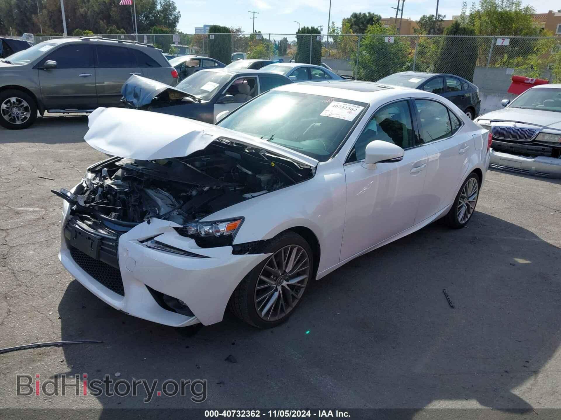 2016 LEXUS IS 200T - VIN: JTHBA1D25G5029335 - Фото 2