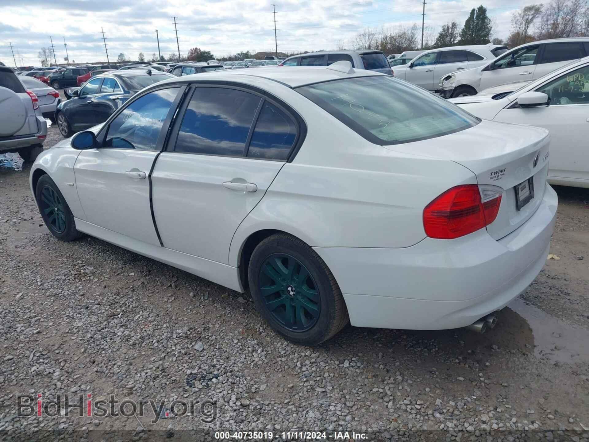 2007 BMW 328I - VIN: WBAVA33557P140720 - Фото 3