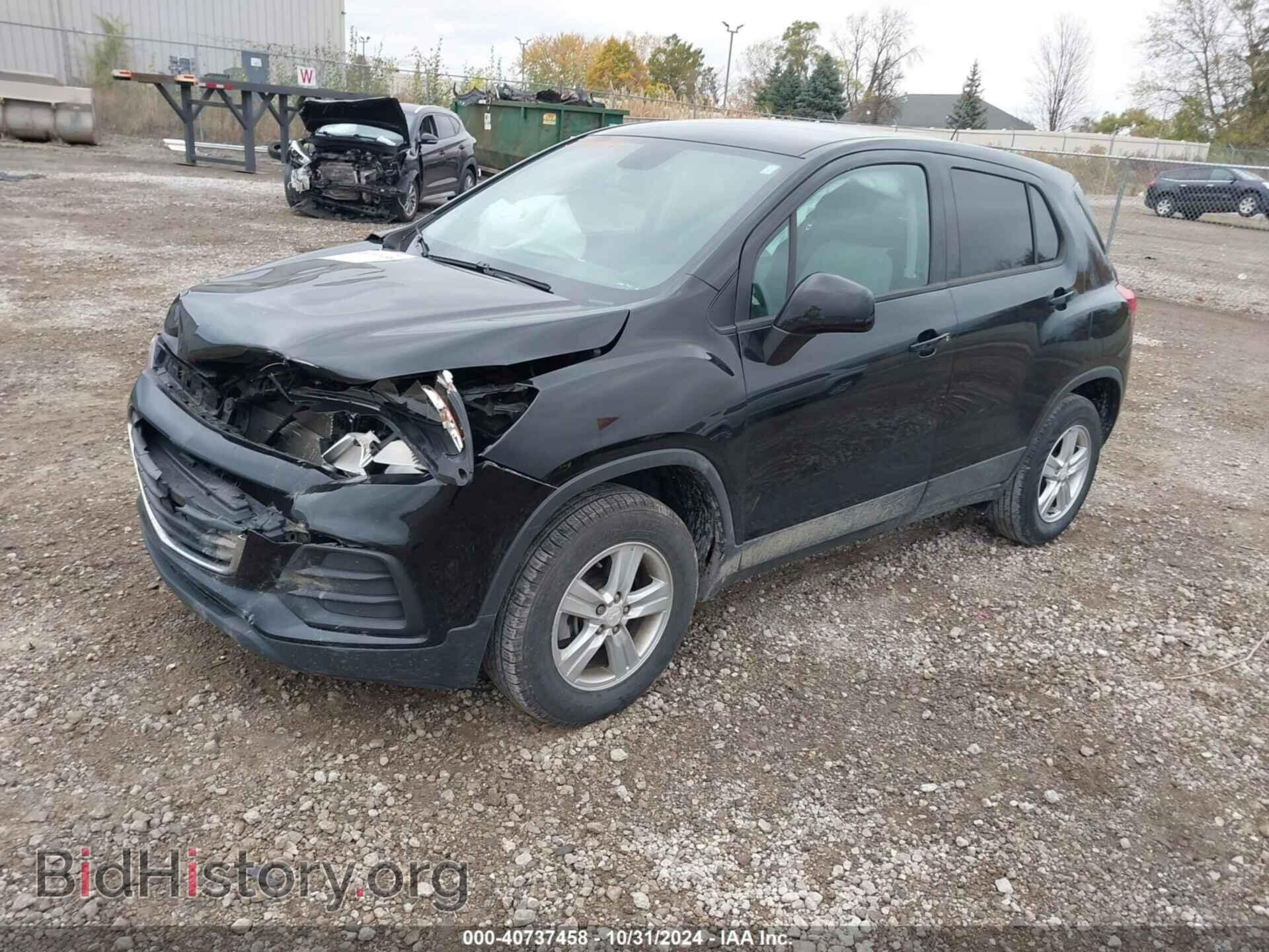 2019 CHEVROLET TRAX - VIN: 3GNCJNSB3KL359653 - Фото 2
