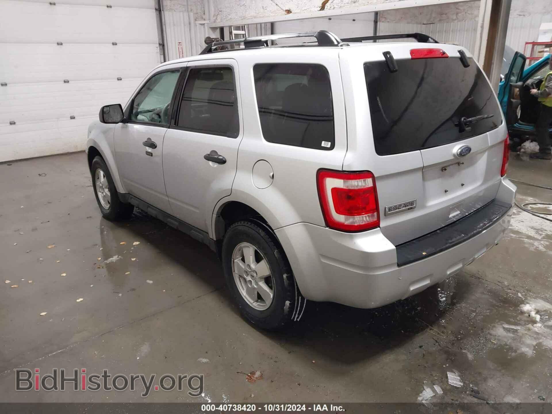 2010 FORD ESCAPE - VIN: 1FMCU9D7XAKC72425 - Фото 3