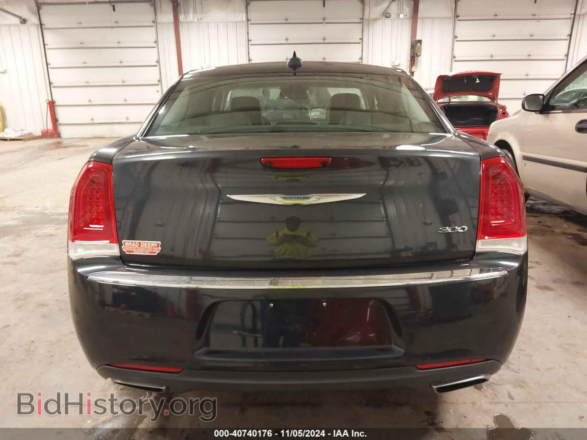 2016 CHRYSLER 300 - VIN: 2C3CCAAG4GH211993 - Фото 16