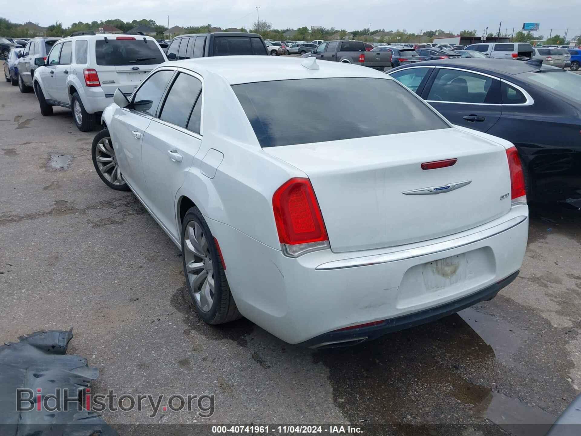 2019 CHRYSLER 300 - VIN: 2C3CCAAG9KH548152 - Фото 3