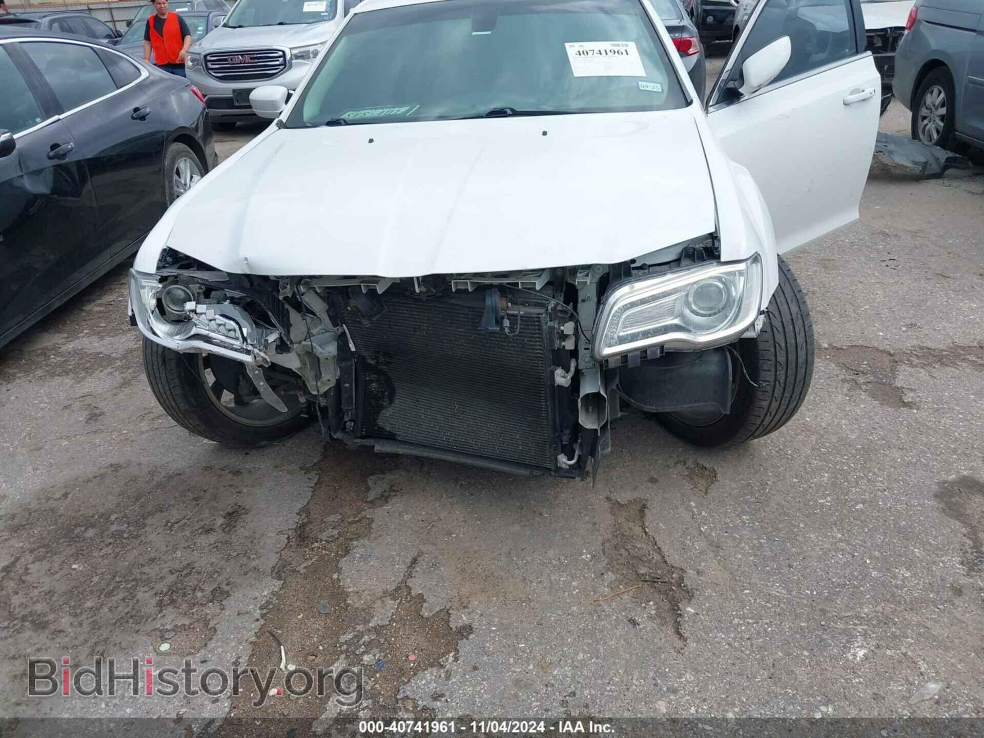 2019 CHRYSLER 300 - VIN: 2C3CCAAG9KH548152 - Фото 6