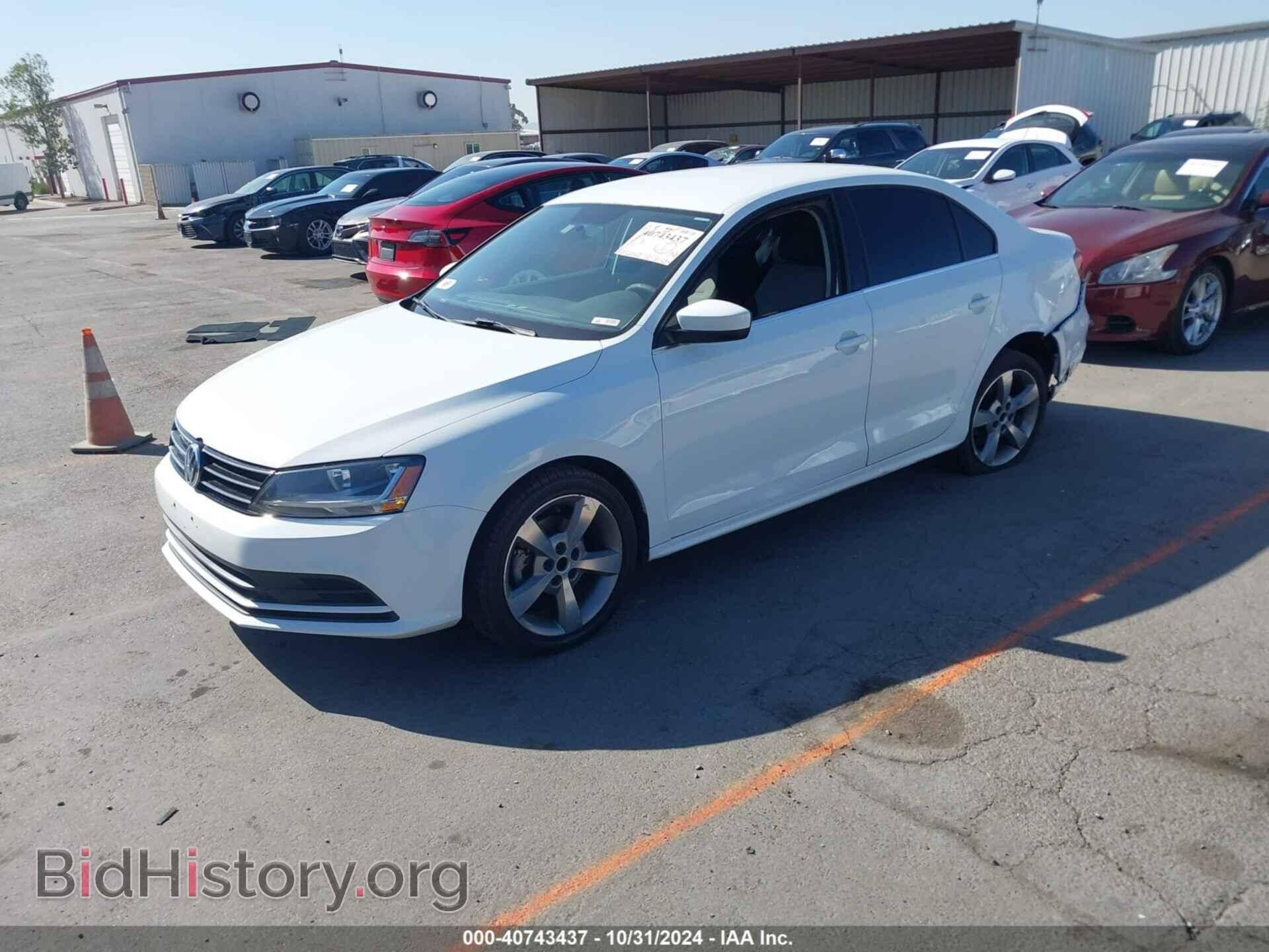 2017 VOLKSWAGEN JETTA - VIN: 3VW2B7AJ0HM285145 - Фото 2