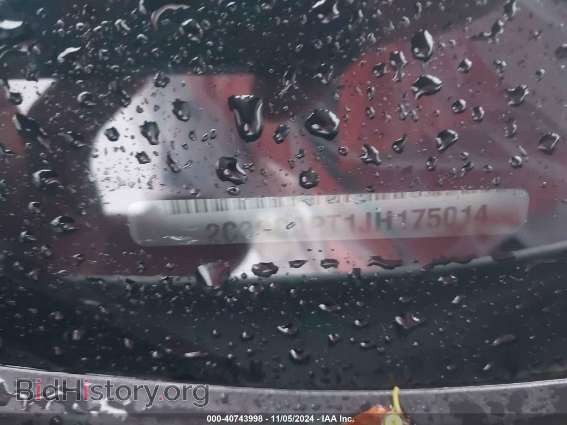 2018 CHRYSLER 300 - VIN: 2C3CCAPT1JH175014 - Фото 9