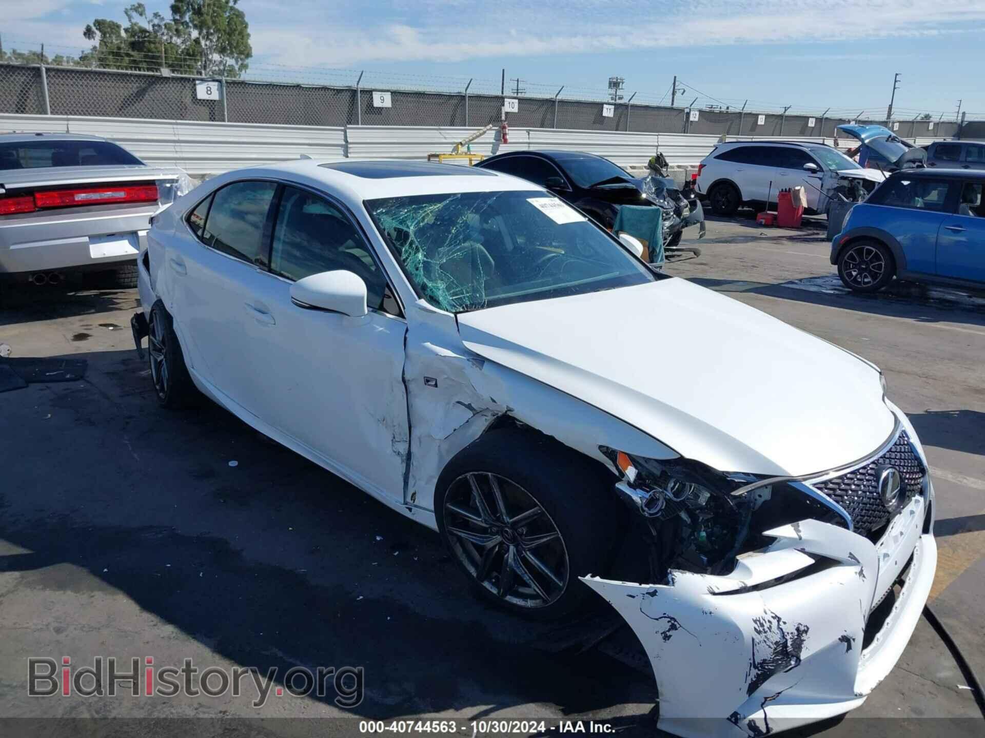Фотография JTHBA1D21G5016274 - LEXUS IS 200T 2016