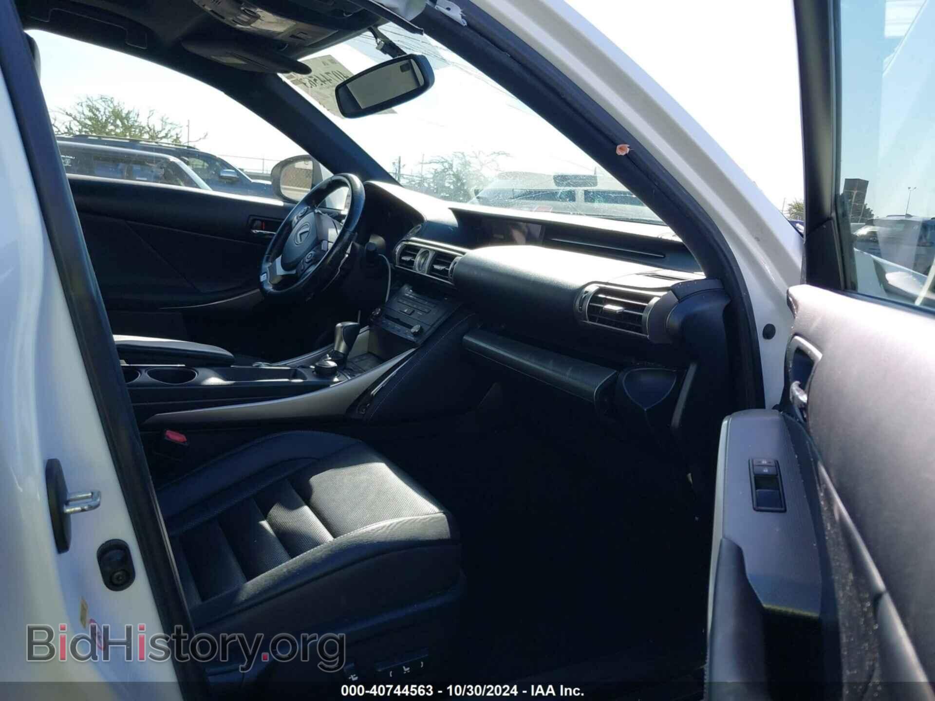 2016 LEXUS IS 200T - VIN: JTHBA1D21G5016274 - Фото 5