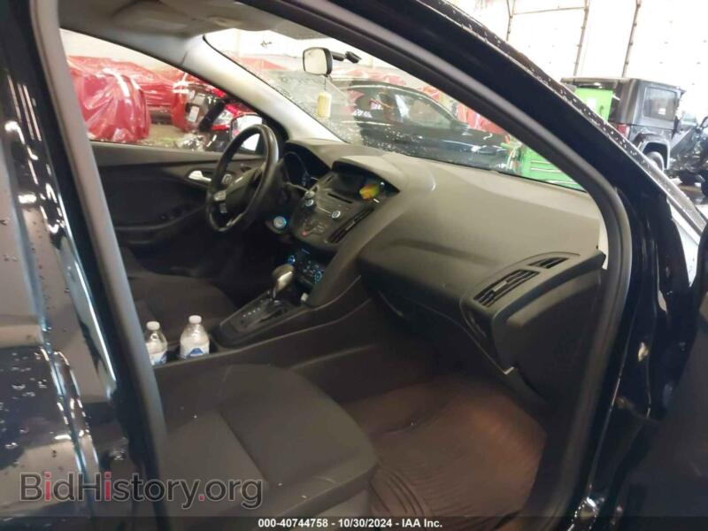 2017 Ford FOCUS (VIN 1FADP3F24HL220006) — photo 5 of 22