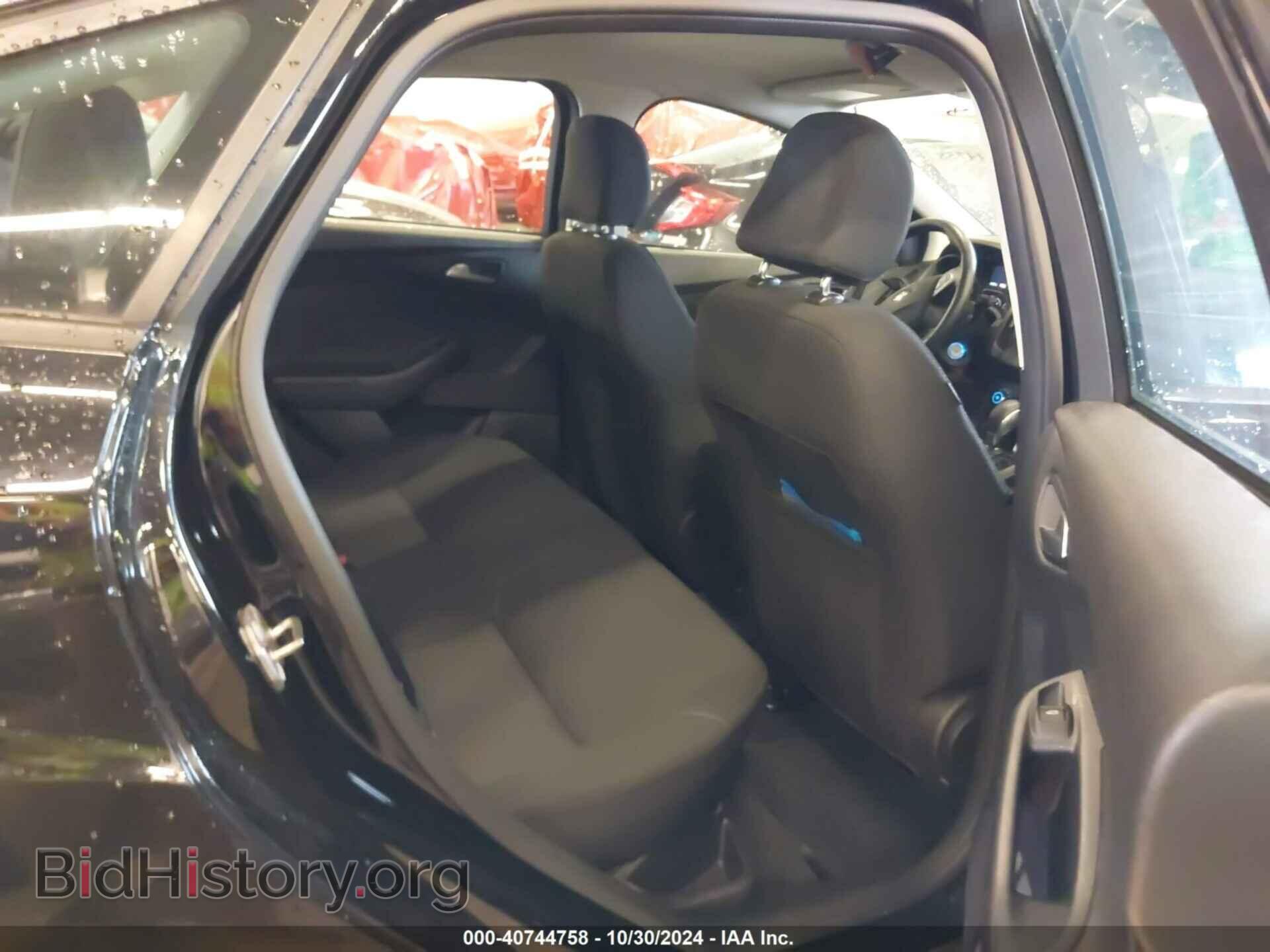 2017 FORD FOCUS - VIN: 1FADP3F24HL220006 - Фото 8