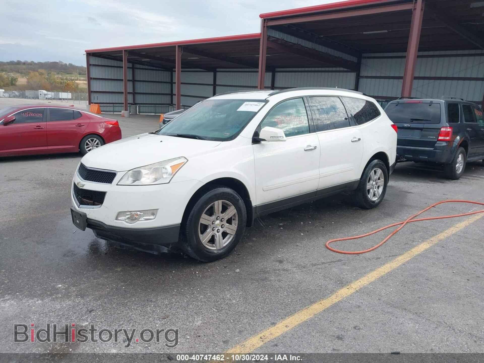 2012 CHEVROLET TRAVERSE - VIN: 1GNKVJED2CJ114941 - Фото 2