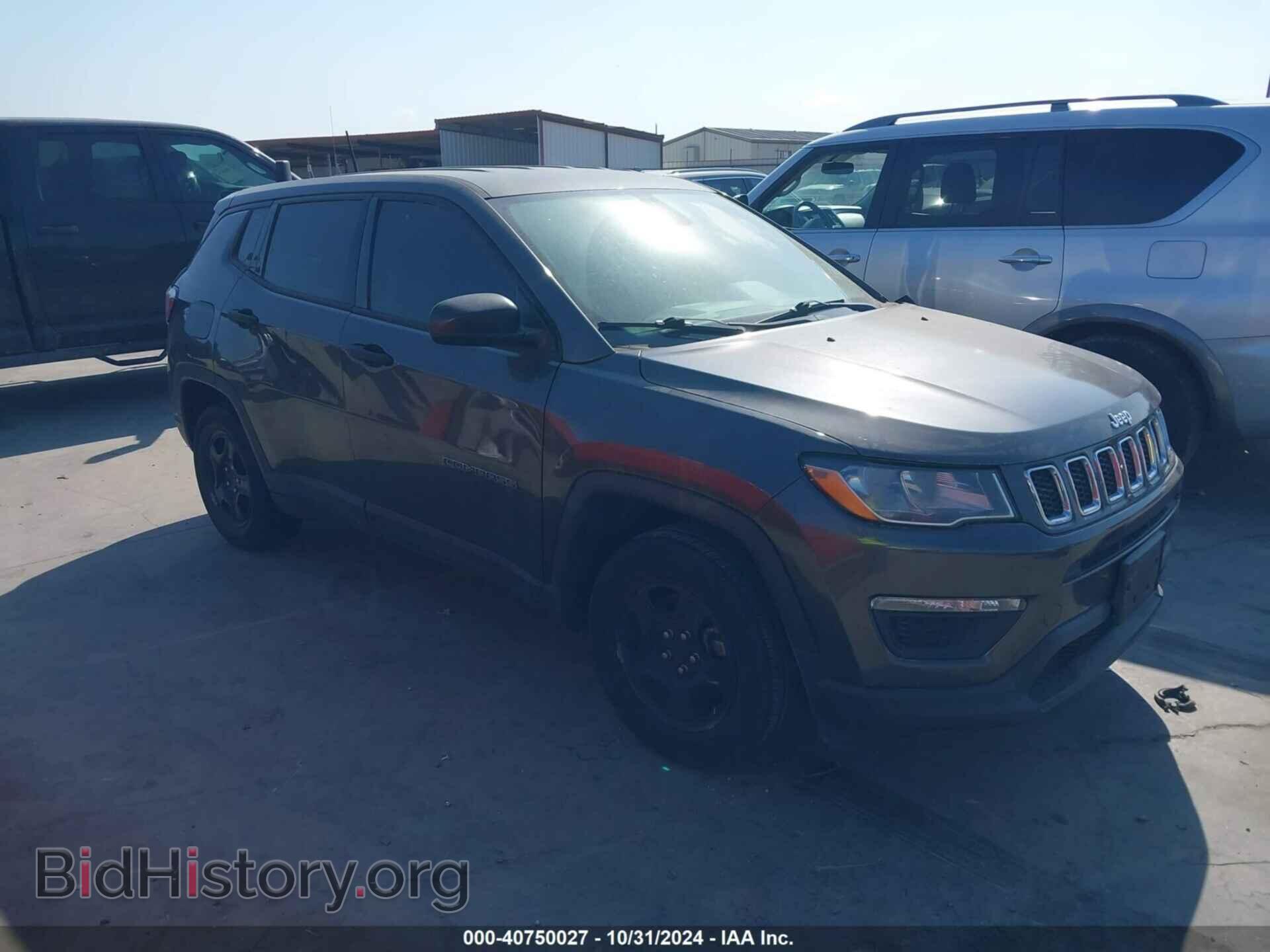 Photo 3C4NJCAB2JT265673 - JEEP COMPASS 2018