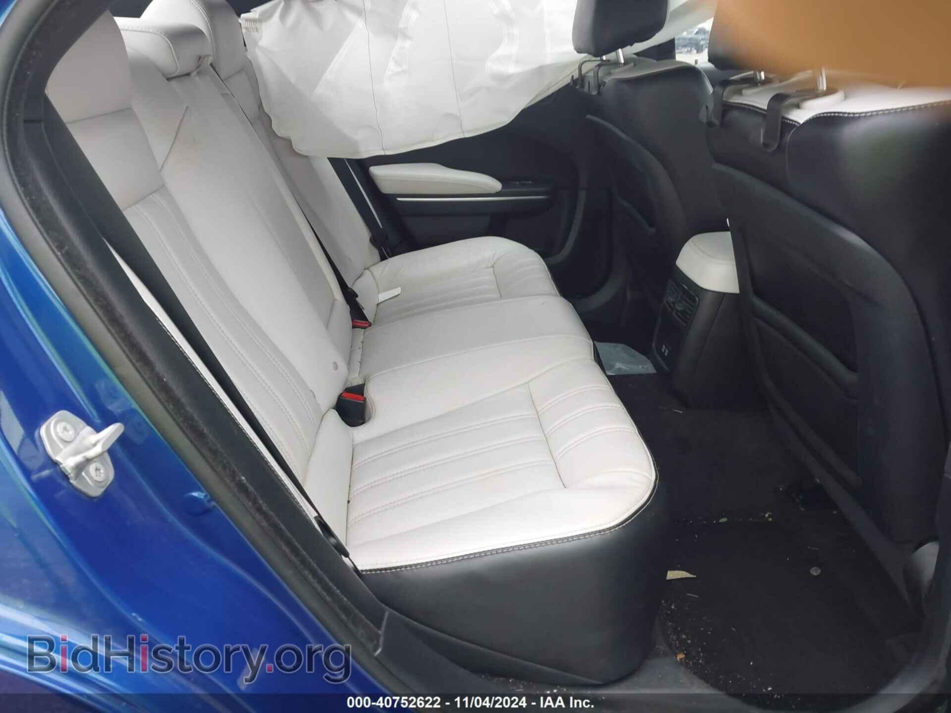 2018 CHRYSLER 300 - VIN: 2C3CCAGG7JH212666 - Фото 8