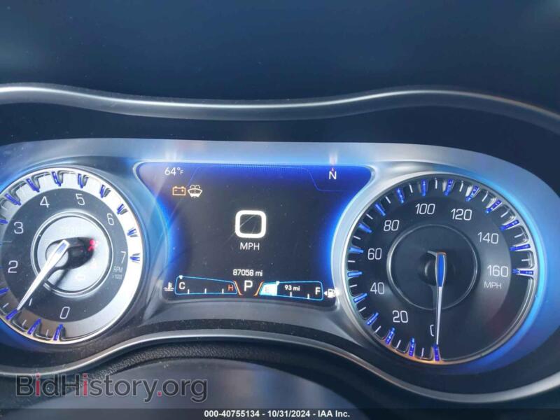 2015 Chrysler 300C (VIN 2C3CCAPT0FH875906) — photo 7 of 17