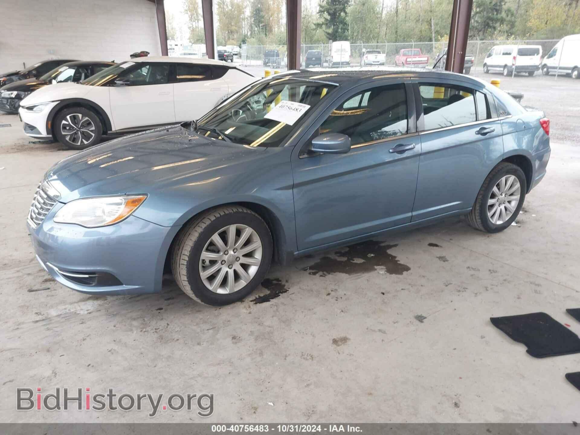 2011 CHRYSLER 200 - VIN: 1C3BC1FB1BN602852 - Фото 2
