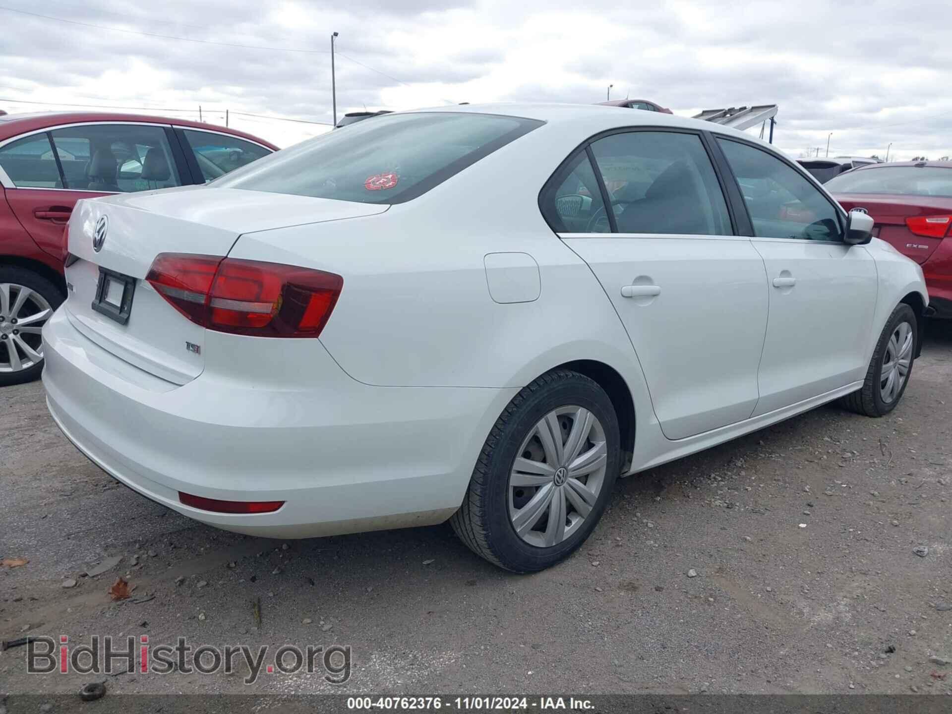 2017 VOLKSWAGEN JETTA - VIN: 3VW2B7AJXHM398214 - Фото 4