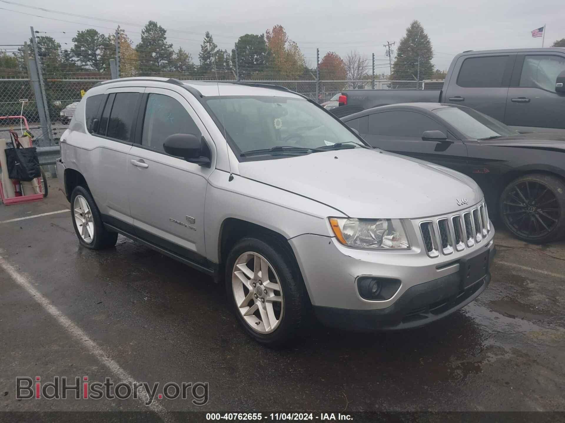 Photo 1J4NF5FB1BD201423 - JEEP COMPASS 2011
