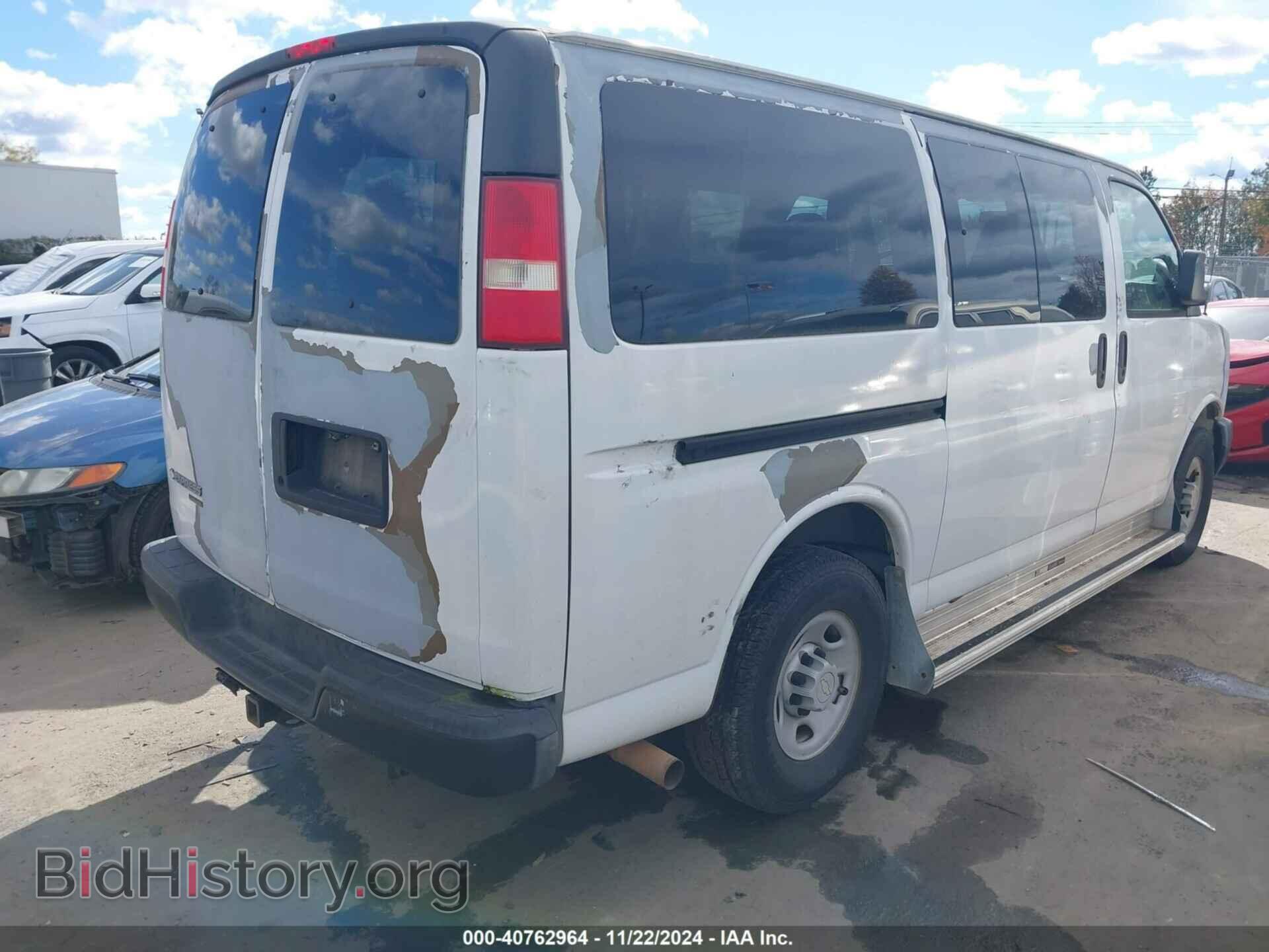 2009 CHEVROLET EXPRESS 2500 - VIN: 1GAGG25K691146855 - Фото 4