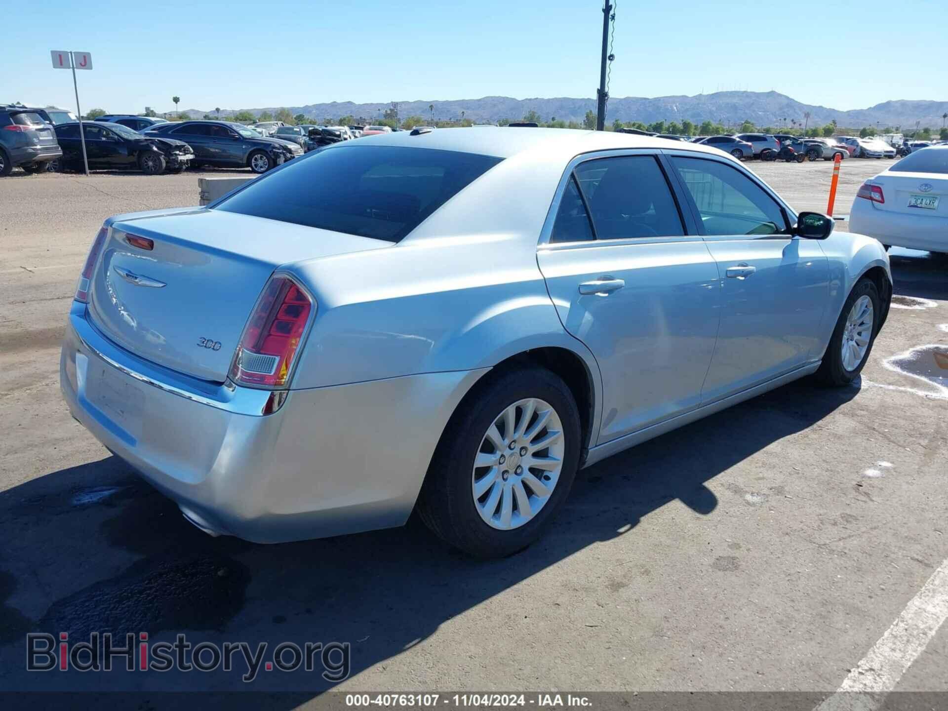 2013 CHRYSLER 300 - VIN: 2C3CCAAG5DH709972 - Фото 4