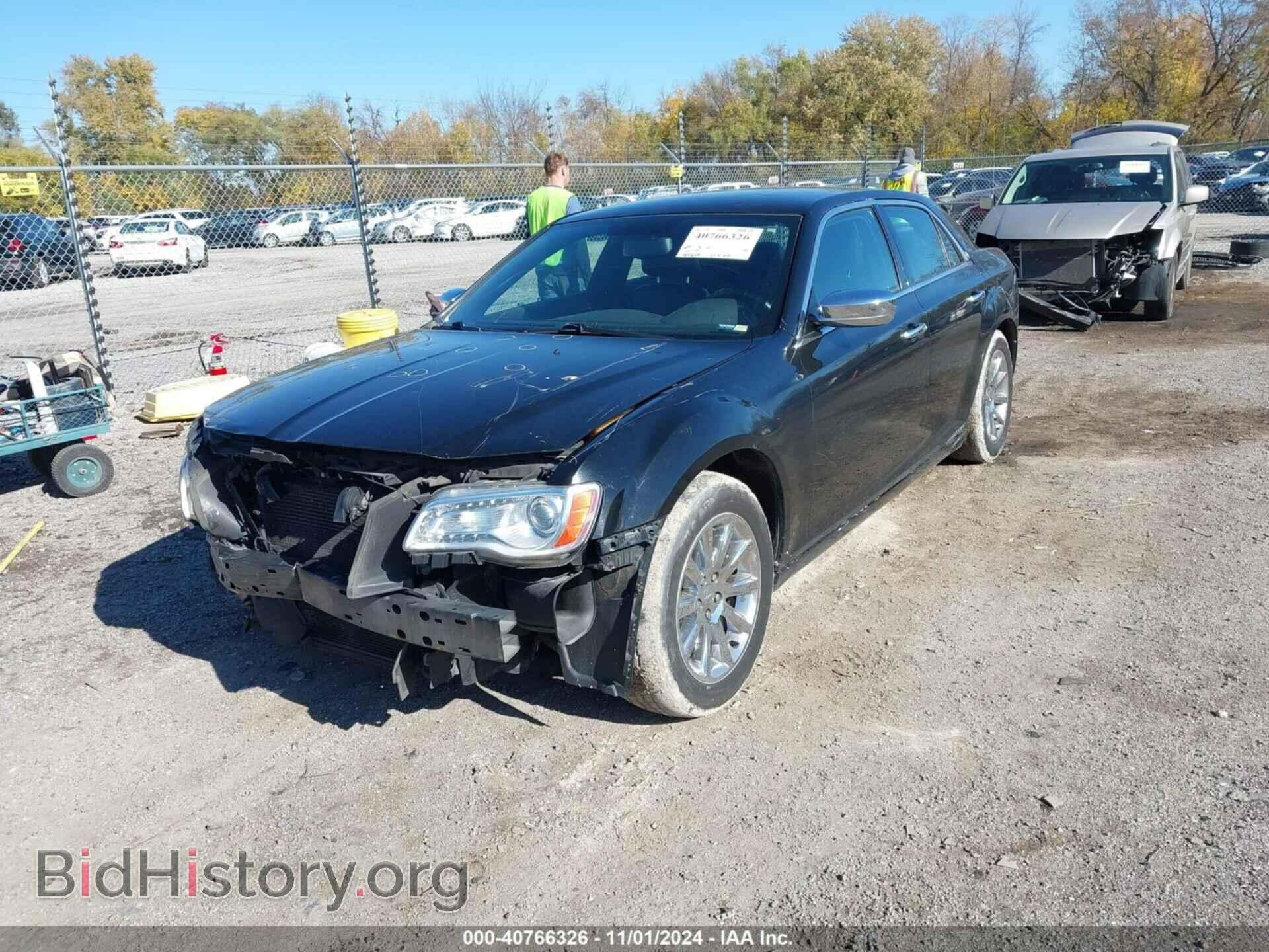 2012 CHRYSLER 300 - VIN: 2C3CCACG2CH224295 - Фото 2