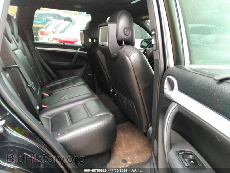2010 Porsche CAYENNE (VIN WP1AA2AP2ALA07930) — фото 8 из 16