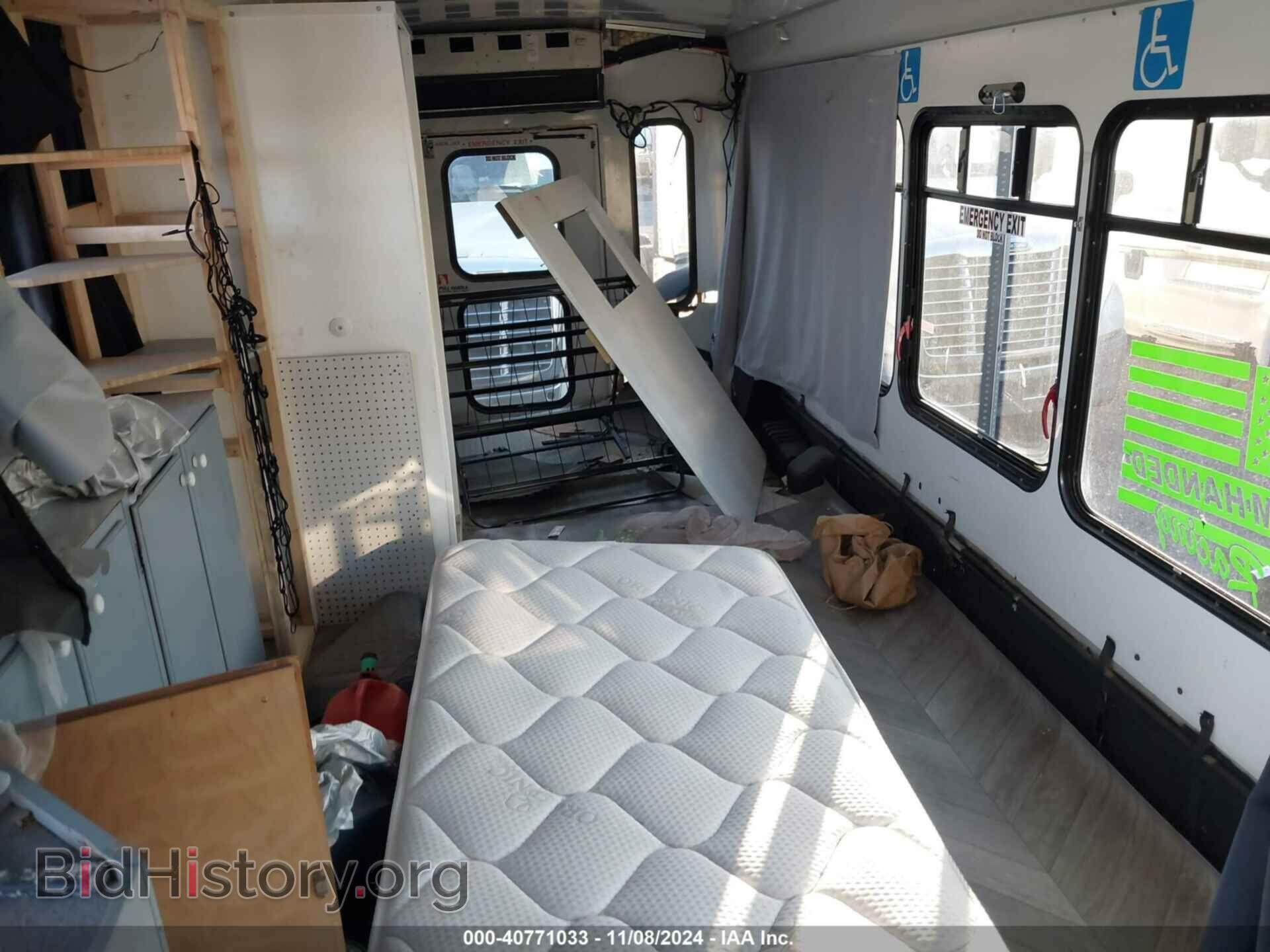 2010 FORD E-450 CUTAWAY - VIN: 1FDFE4FS0ADA84693 - Фото 6