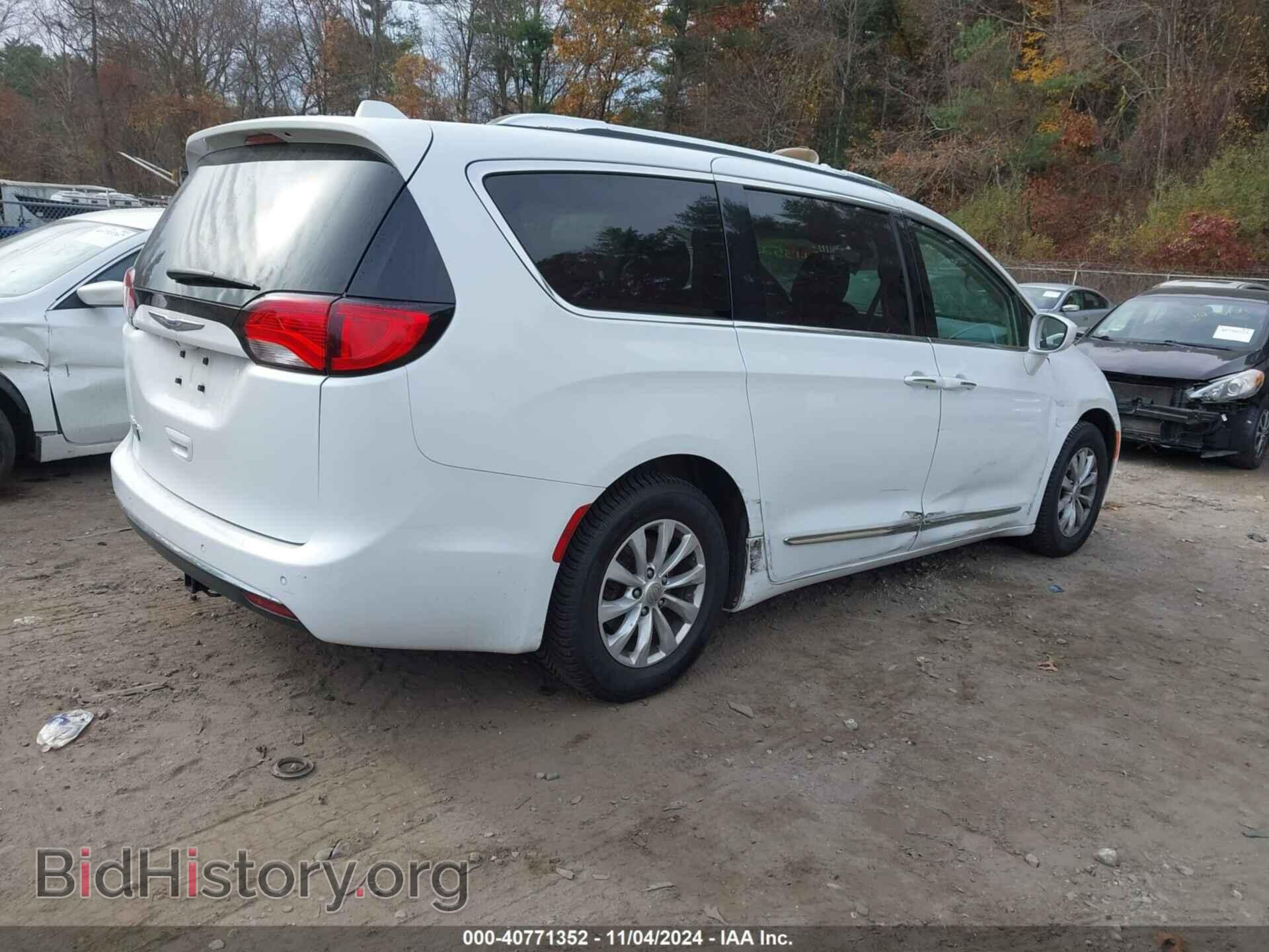 2019 CHRYSLER PACIFICA - VIN: 2C4RC1BG0KR526023 - Фото 4
