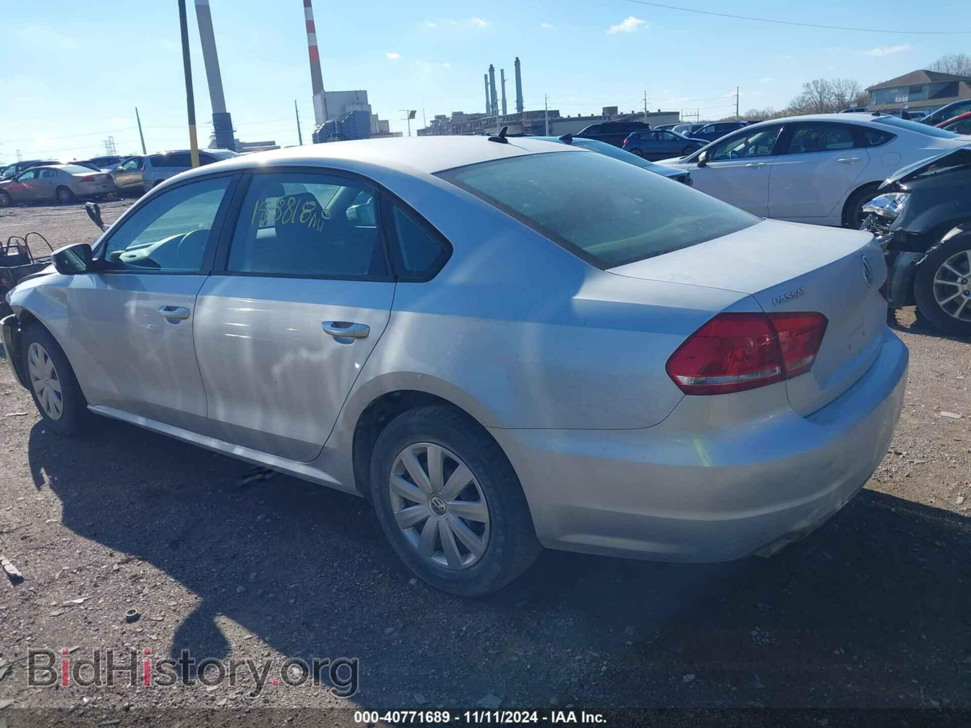 2013 VOLKSWAGEN PASSAT - VIN: 1VWAP7A38DC081011 - Фото 3