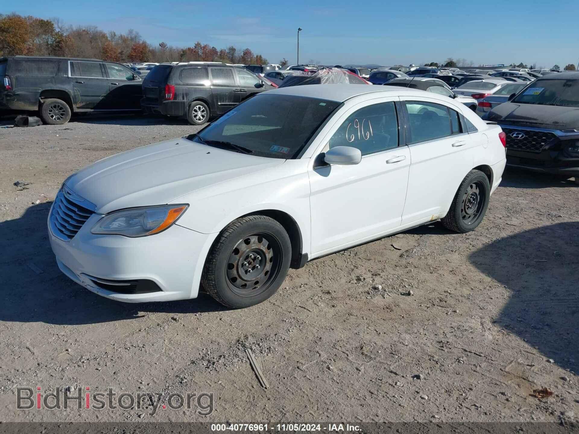 2013 CHRYSLER 200 - VIN: 1C3CCBAB6DN560893 - Фото 2