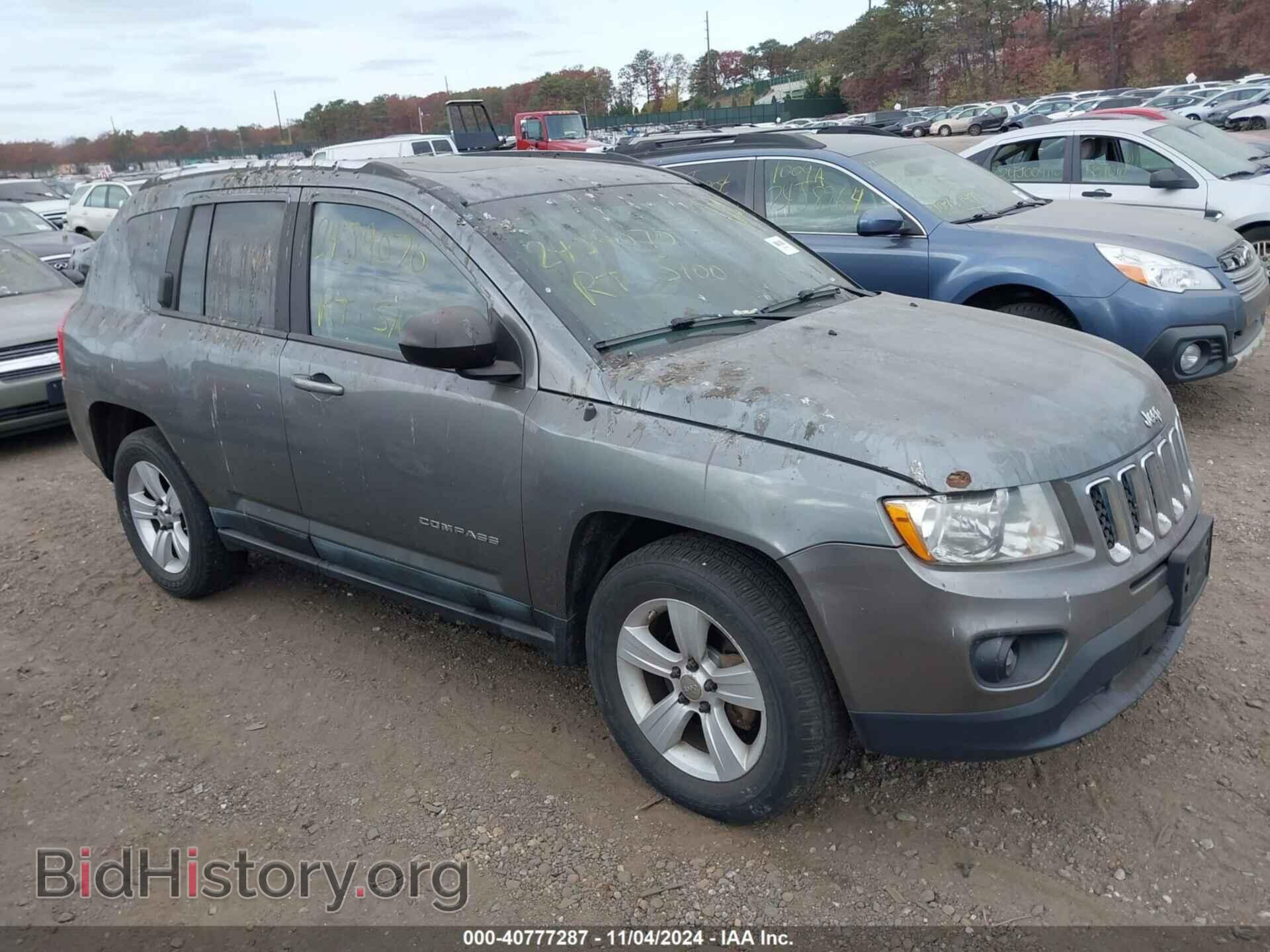 Photo 1J4NF1FB0BD277871 - JEEP COMPASS 2011
