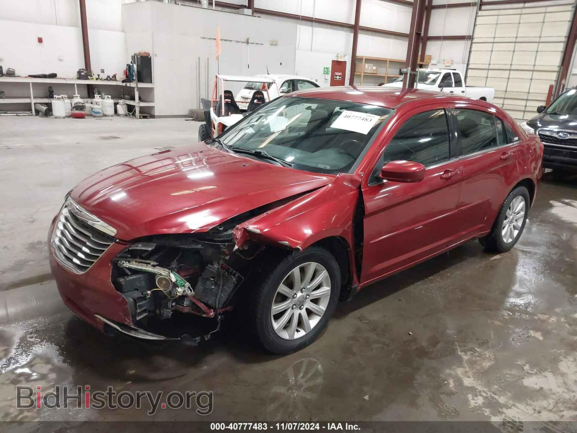 2013 CHRYSLER 200 - VIN: 1C3CCBBB2DN639802 - Фото 2