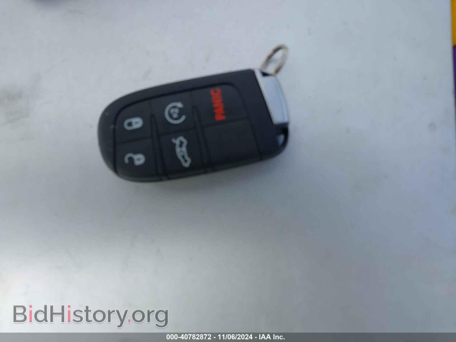 2016 CHRYSLER 300 - VIN: 2C3CCAGGXGH182779 - Фото 11