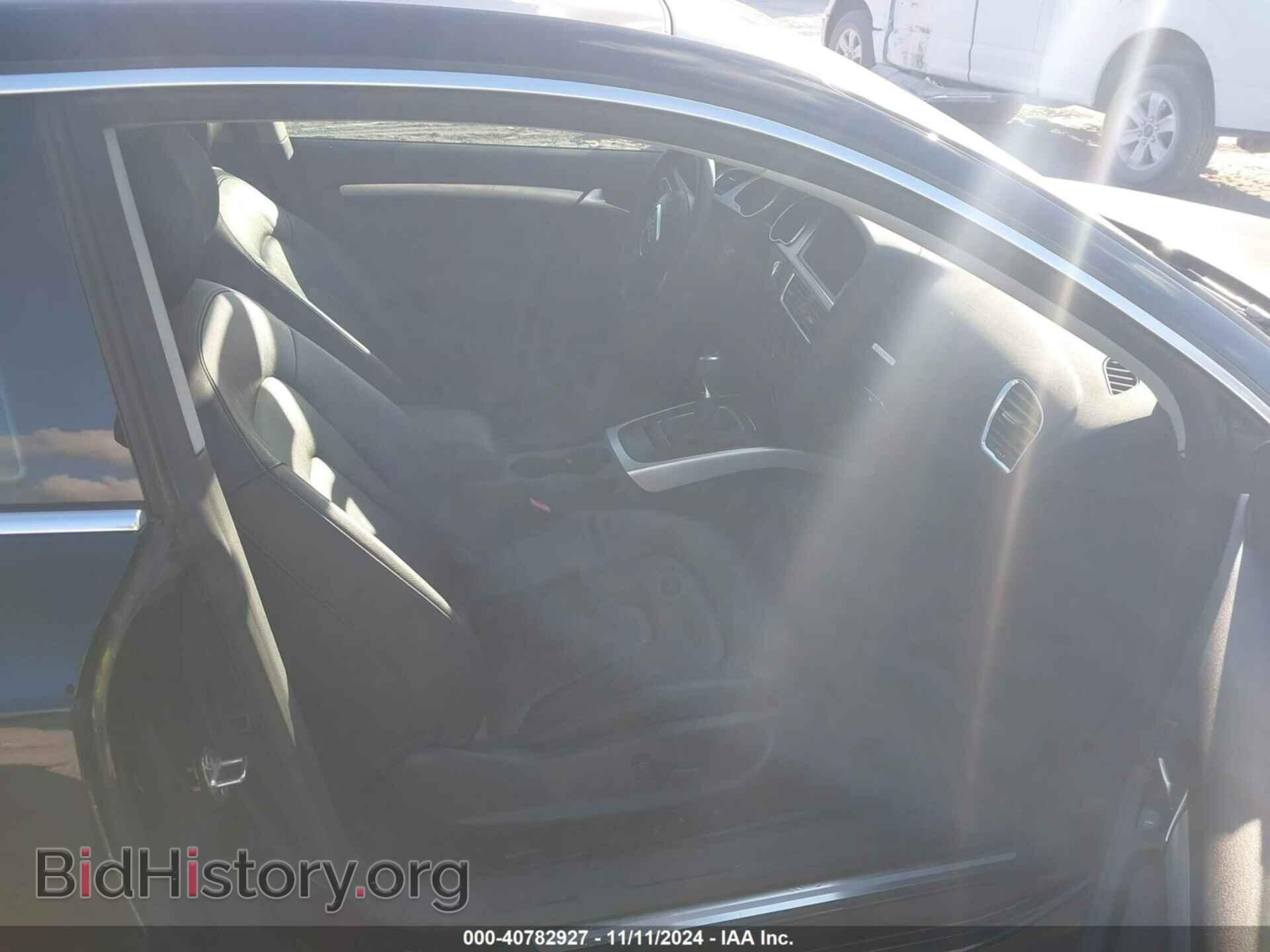 2010 AUDI A5 - VIN: WAURFAFR2AA078385 - Фото 5
