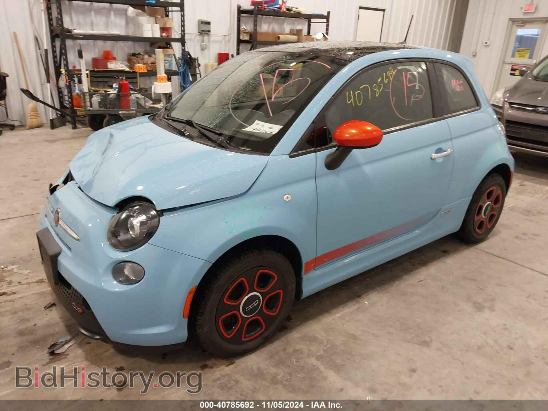 2017 FIAT 500E - VIN: 3C3CFFGEXHT526171 - Фото 2