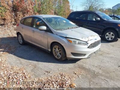 2017 Ford FOCUS SE, gray — VIN 1FADP3K28HL240300, IAAI